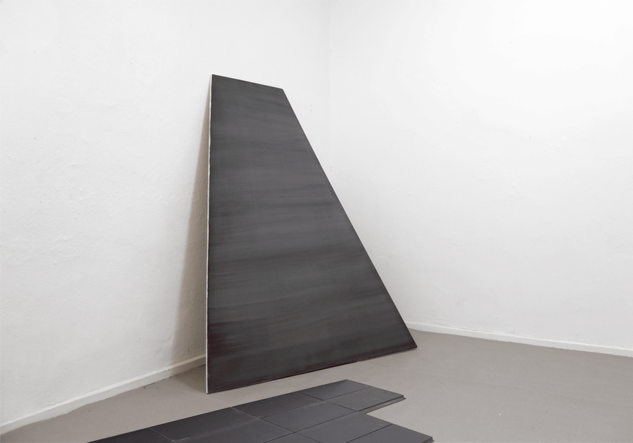 Farbfelder (Schwarze Pyramide) , 2012, Aryilic on fabric, ceramics, 205 x 160 x 90 cm