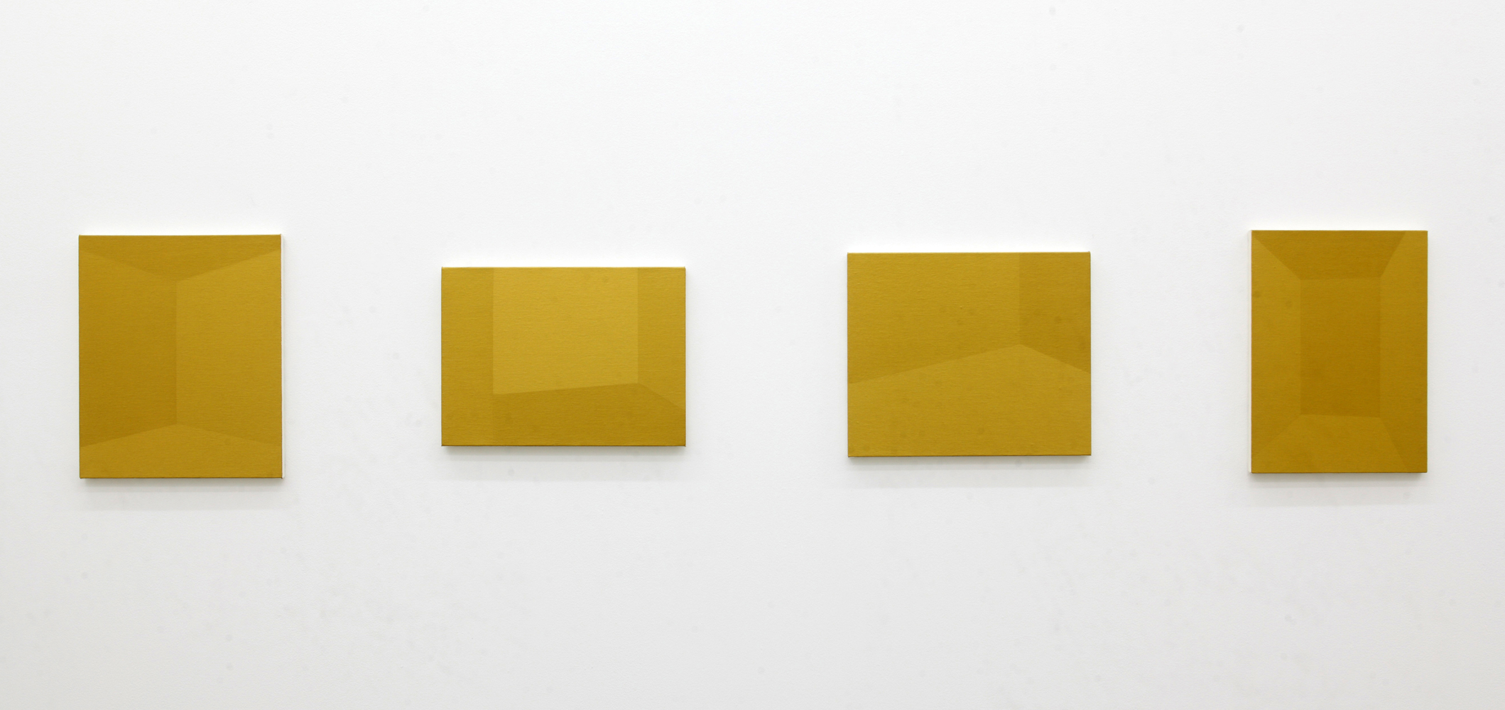 Room, 2009, oil on canvas, from left: 45.5 x 37.9 / 33.3 x 45.5 / 37.9 x 45.5 / 45.5 x 33.3 cm (a set of 4), courtesy of TARO NASU