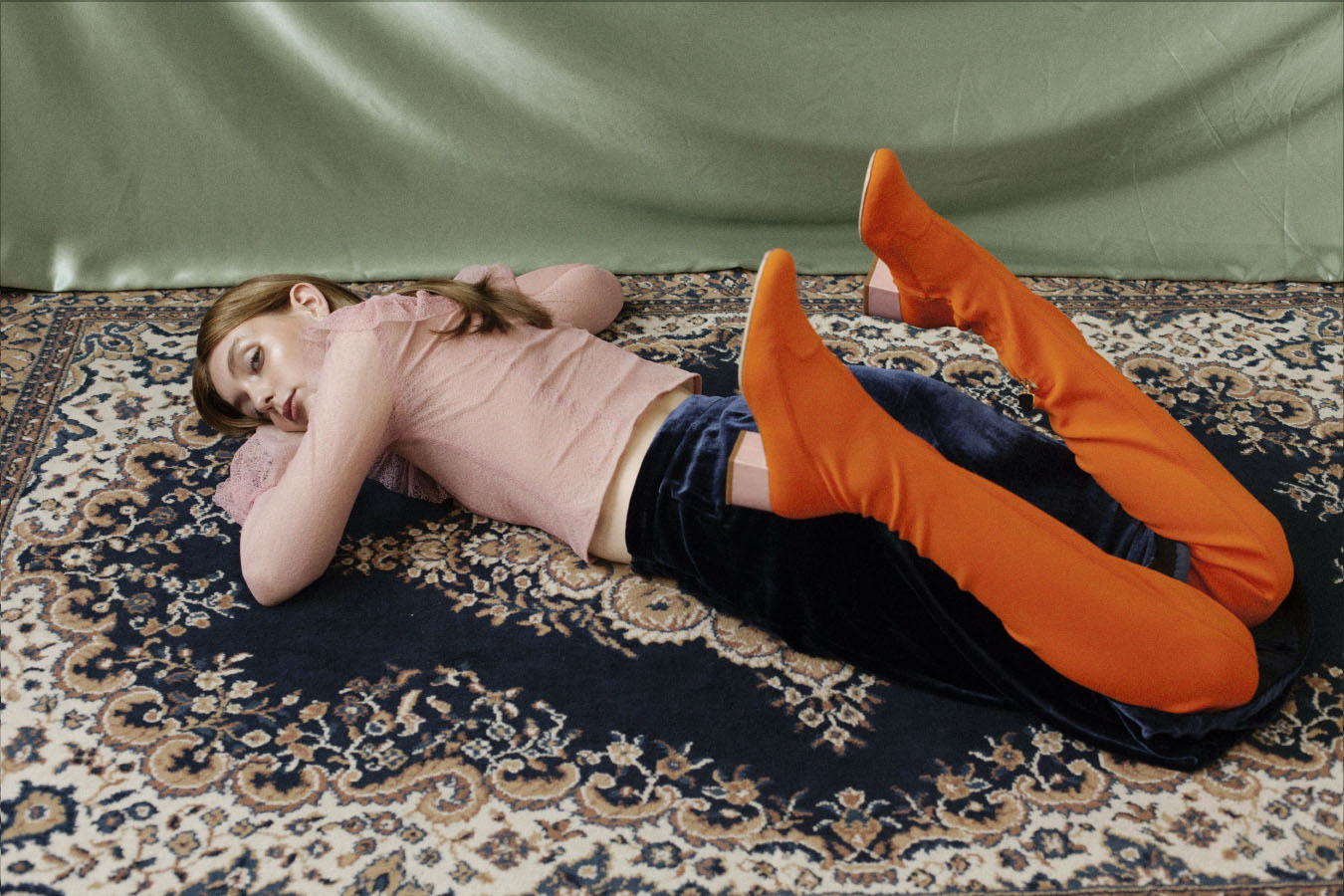 shirt NAYA REA skirt MARKUS LUPFER boots CHIARA FERRAGNI