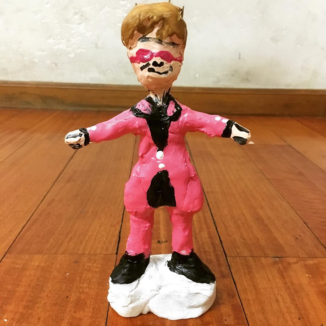 This Elton John sculpture was made as a 'get well soon' wish.