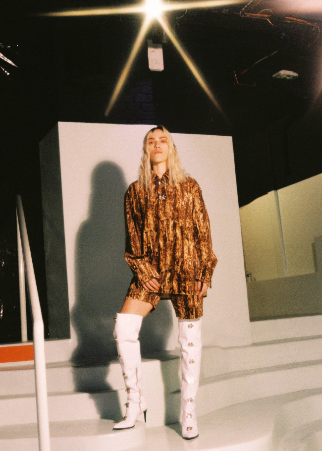 leo-aw19-03.jpg
