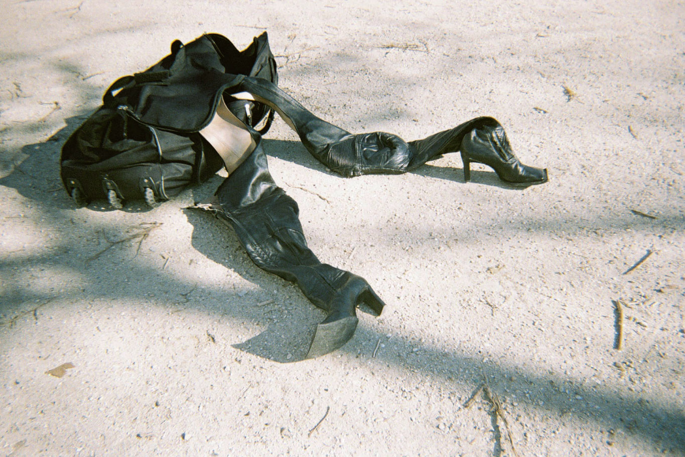 boots NINAMOUNAH bag STYLIST’S OWN