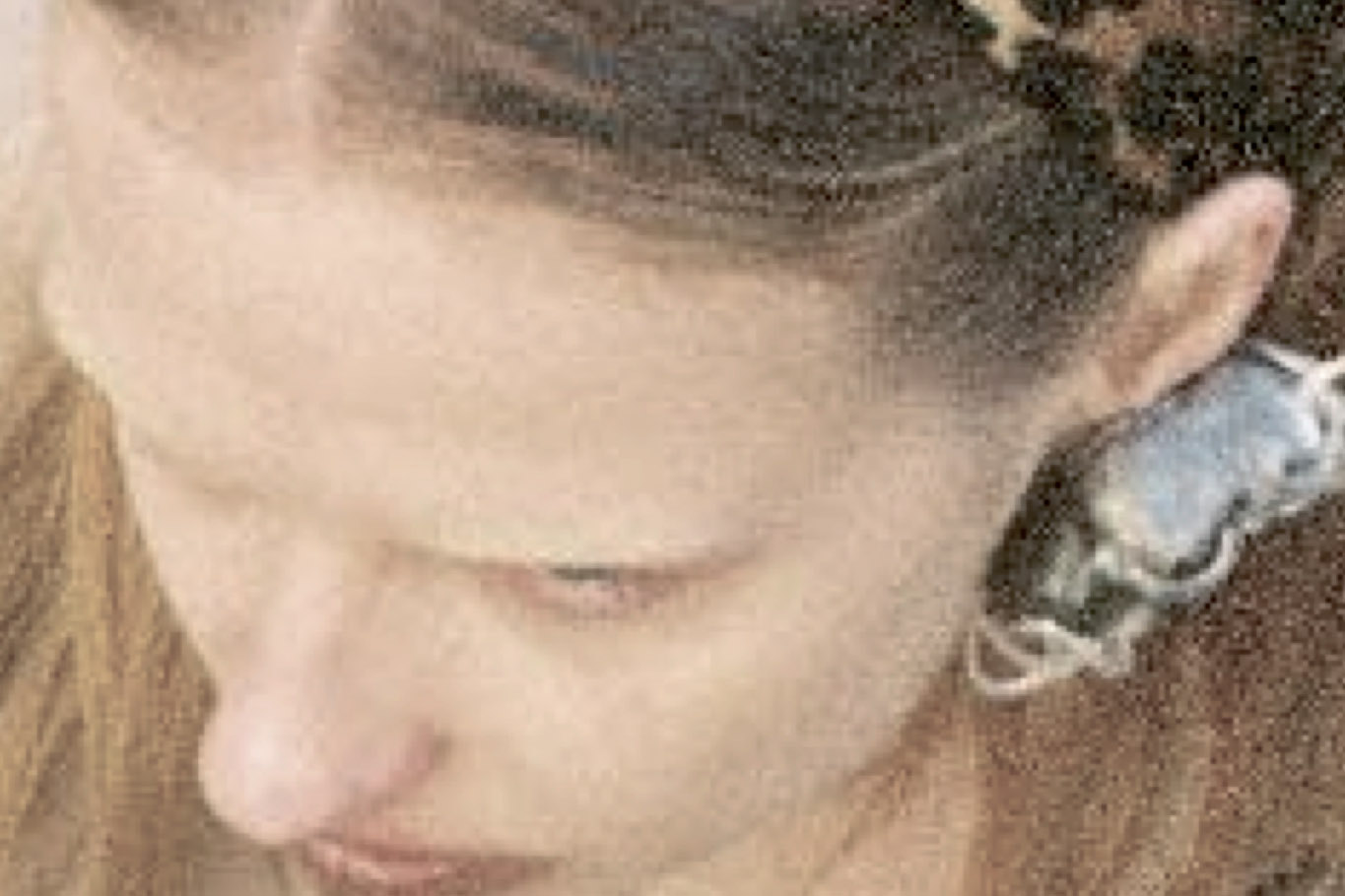 earring FLORENCE TETIER scarf STYLIST’S OWN