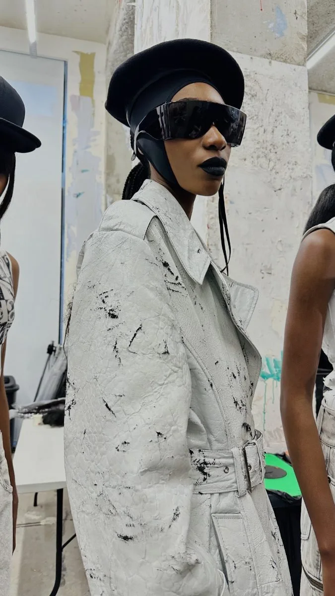 VAQUERA OVERSIZED RUNWAY STAR（Fashion Week Clothing Trends How To 