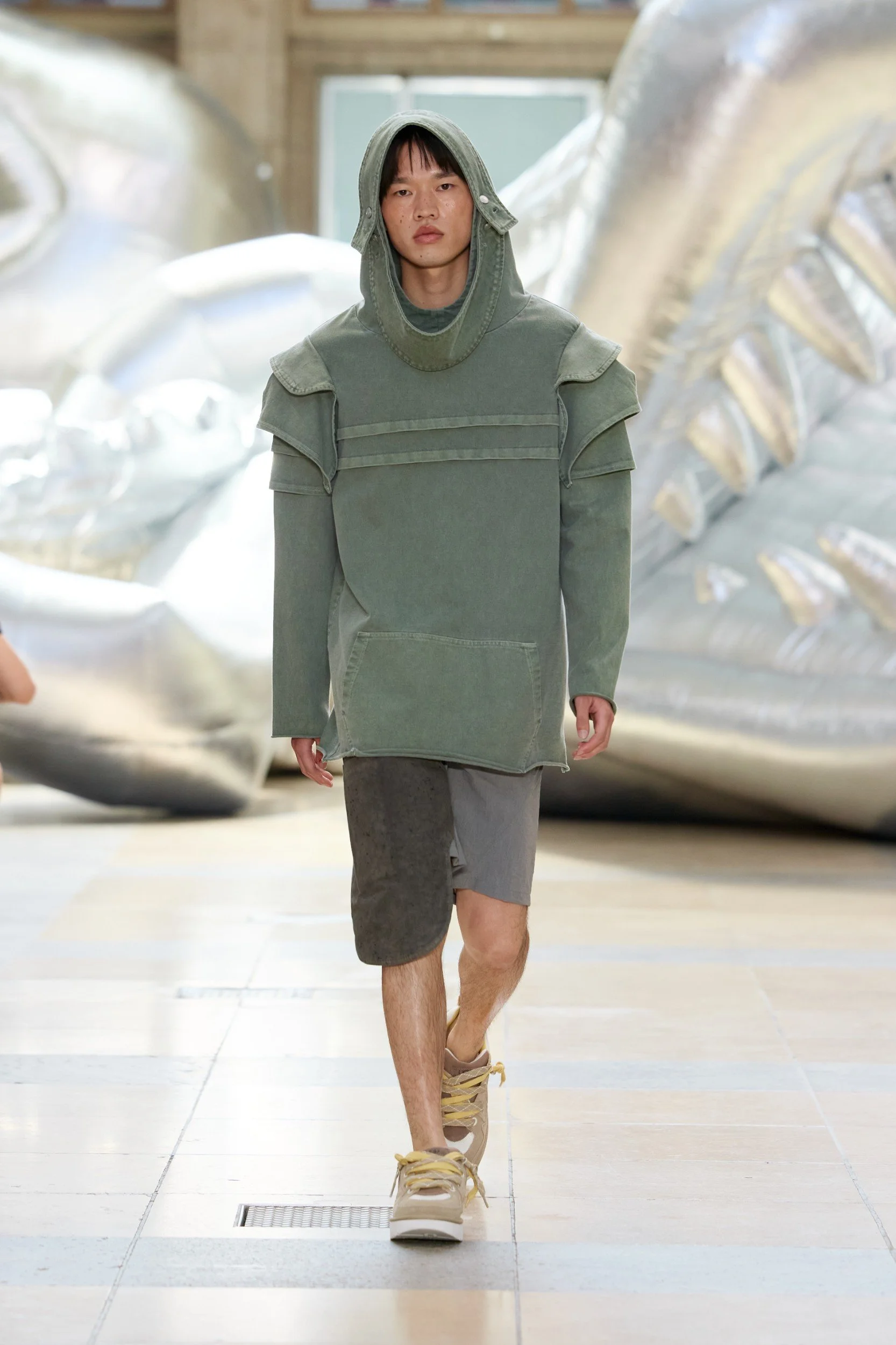 LUEDER_SS26_Runway14_by_Finnegan_Koichi_Godenschweger_for_BFW_HighRes.jpg