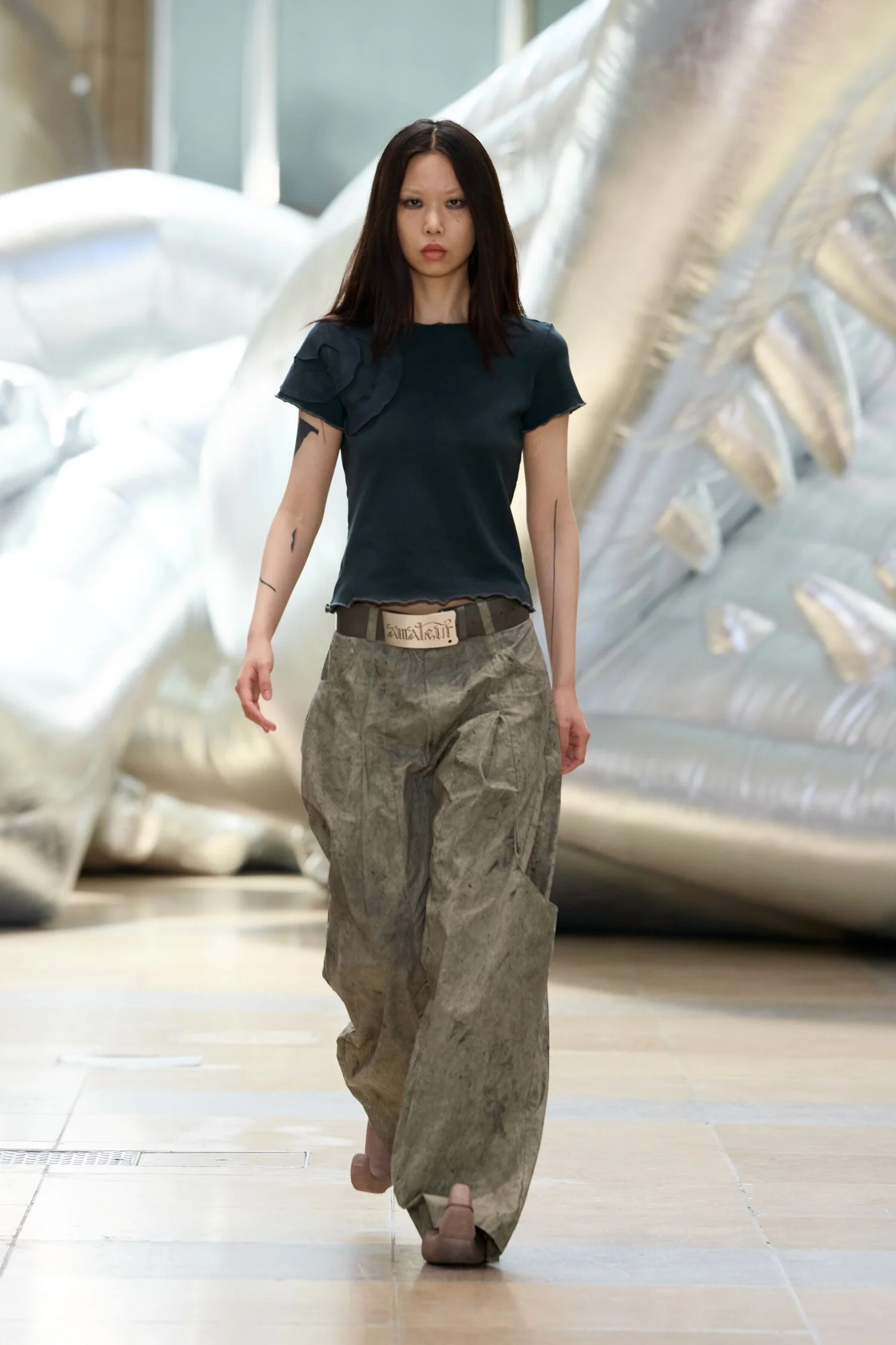 LUEDER_SS26_Runway11_by_Finnegan_Koichi_Godenschweger_for_BFW_HighRes.jpg.jpeg
