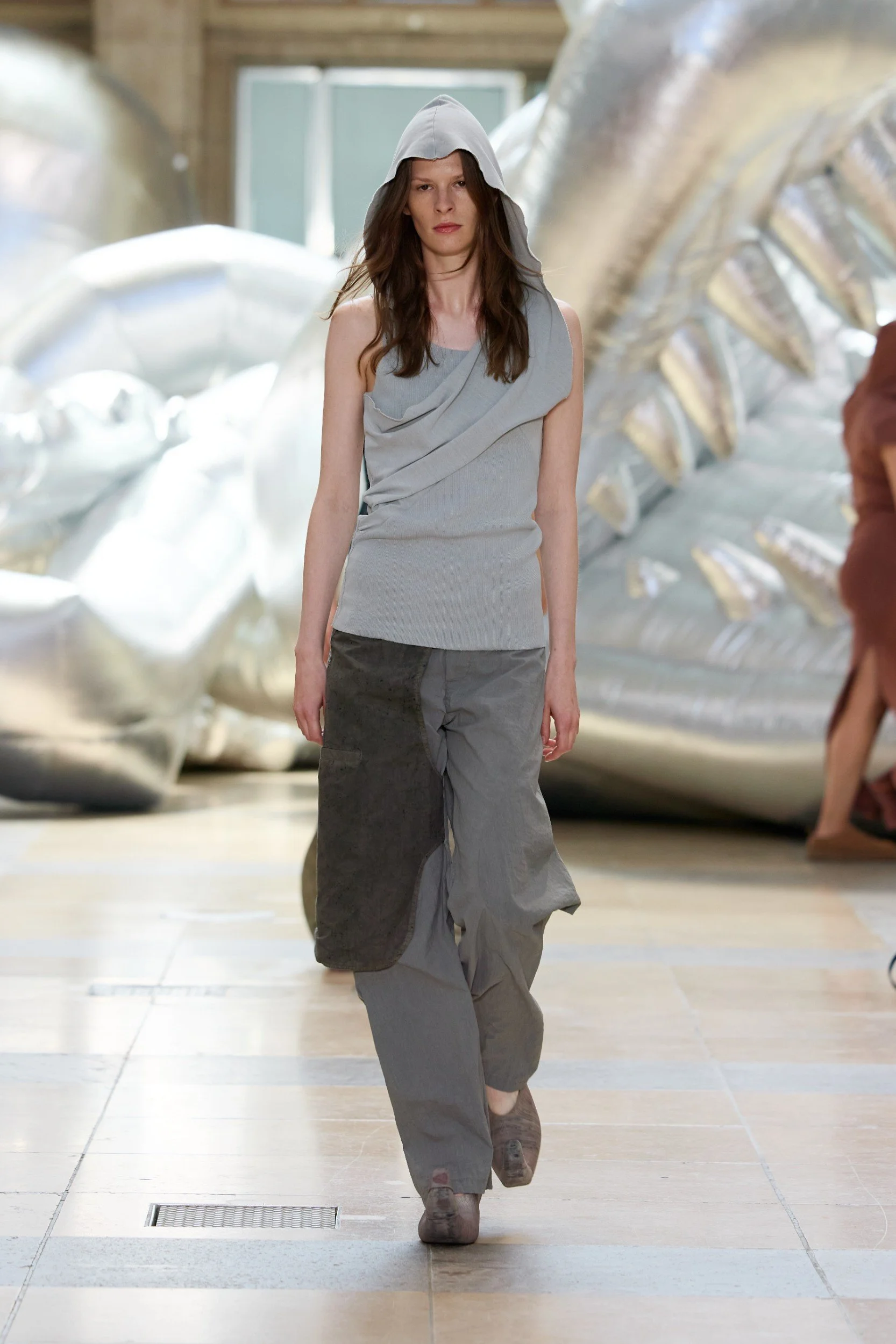 LUEDER_SS26_Runway13_by_Finnegan_Koichi_Godenschweger_for_BFW_HighRes.jpg.jpeg