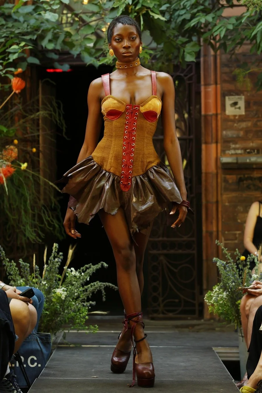Look19.jpg