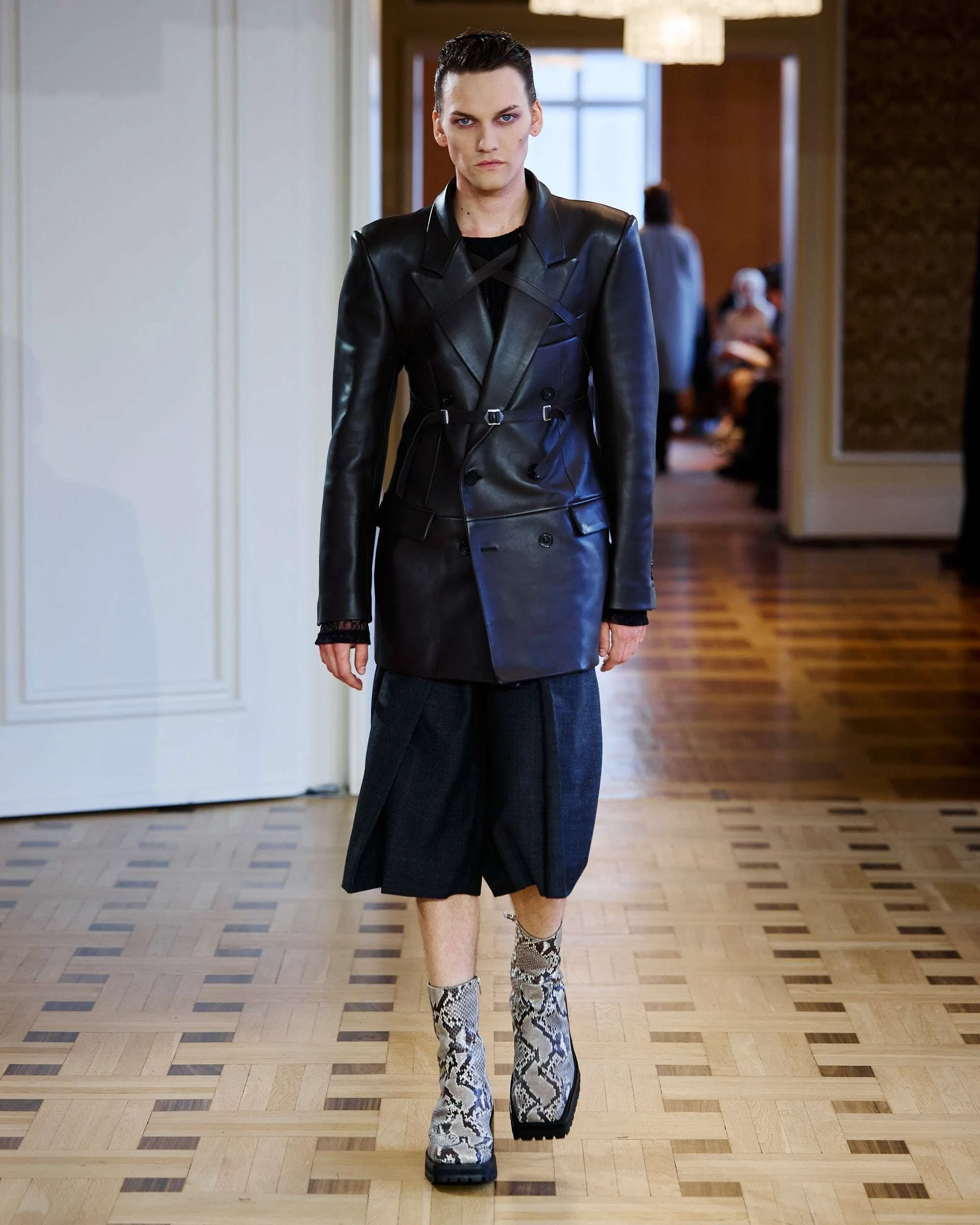 JohnLawrenceSullivan_SS27_Runway18_by_FinneganKoichiGodenschweger_for_BFW_4x5.jpg