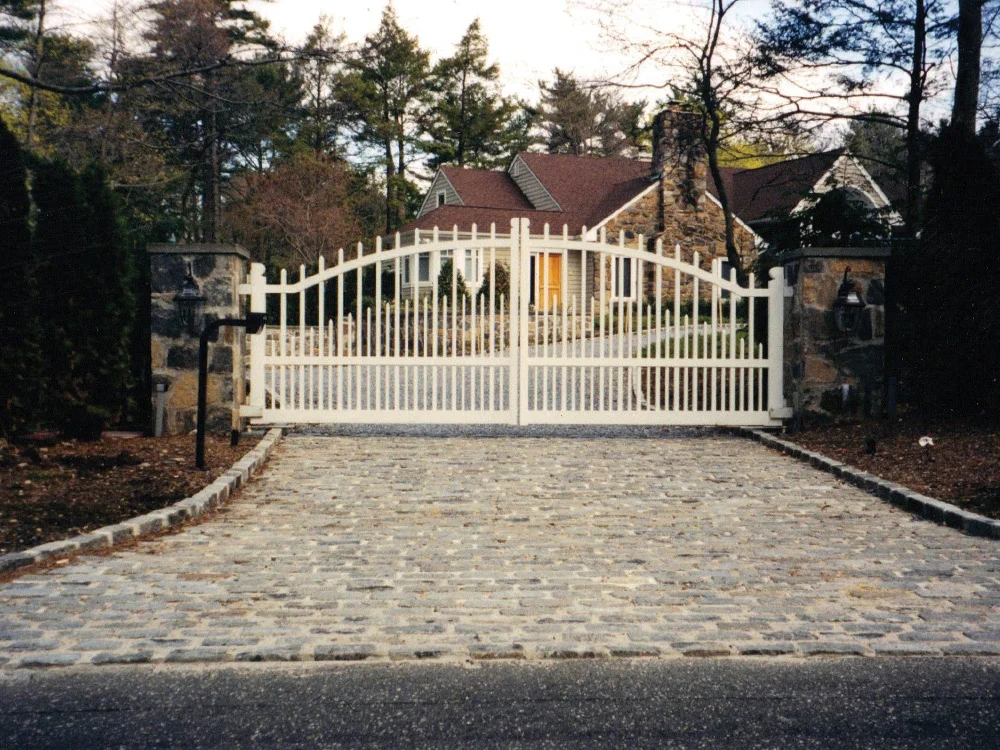 gate-1.jpg
