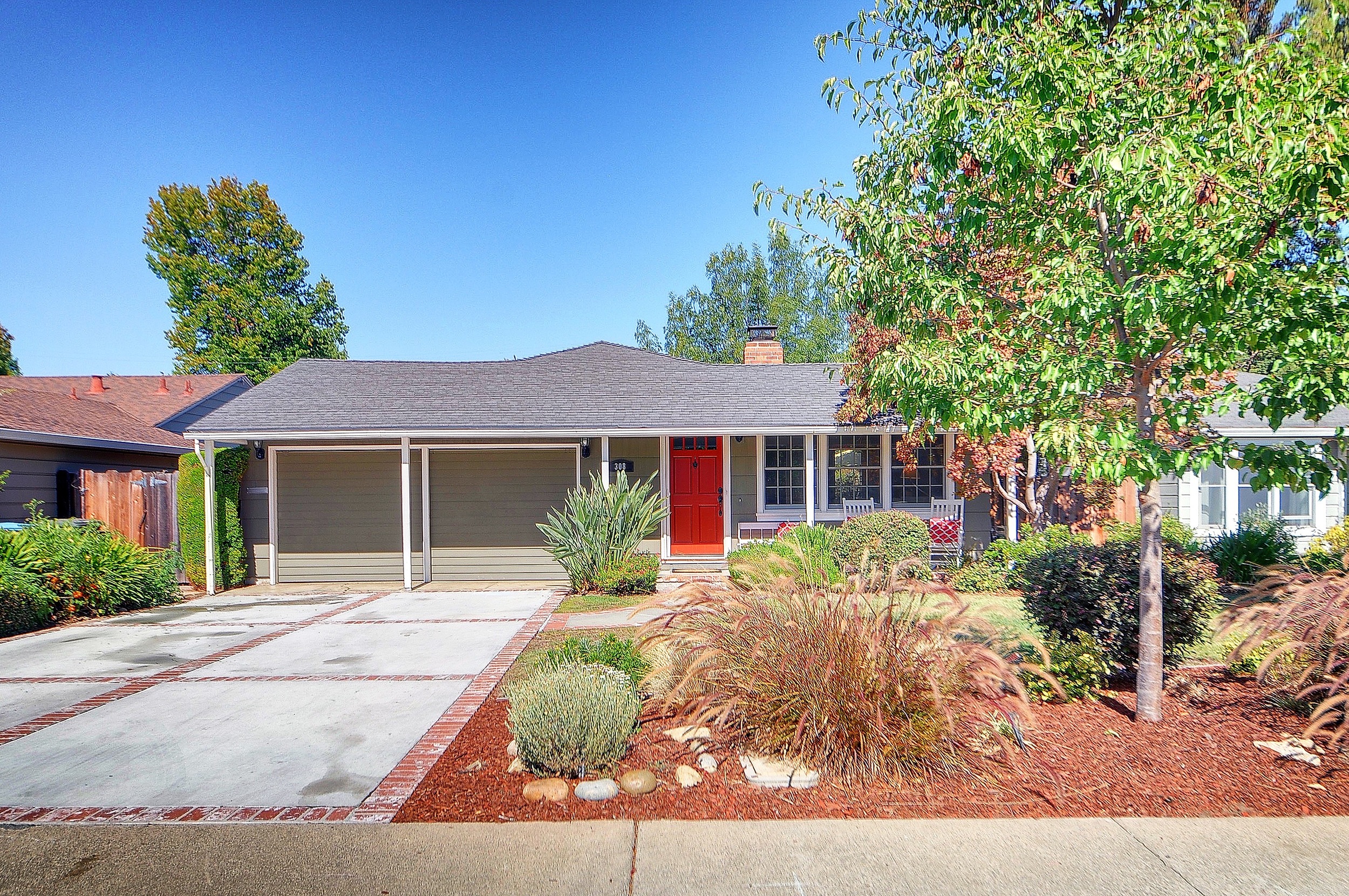 SOLD: 308 Hedge Rd, Menlo Park Open floor plan with bonus play room - ideal family home Offered at $1,495,000