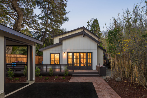 SOLD: 833 La Para Ave, Palo Alto Elegant farmhouse style renovation in Barron Park Offered at $2,649,000 - represented buyer