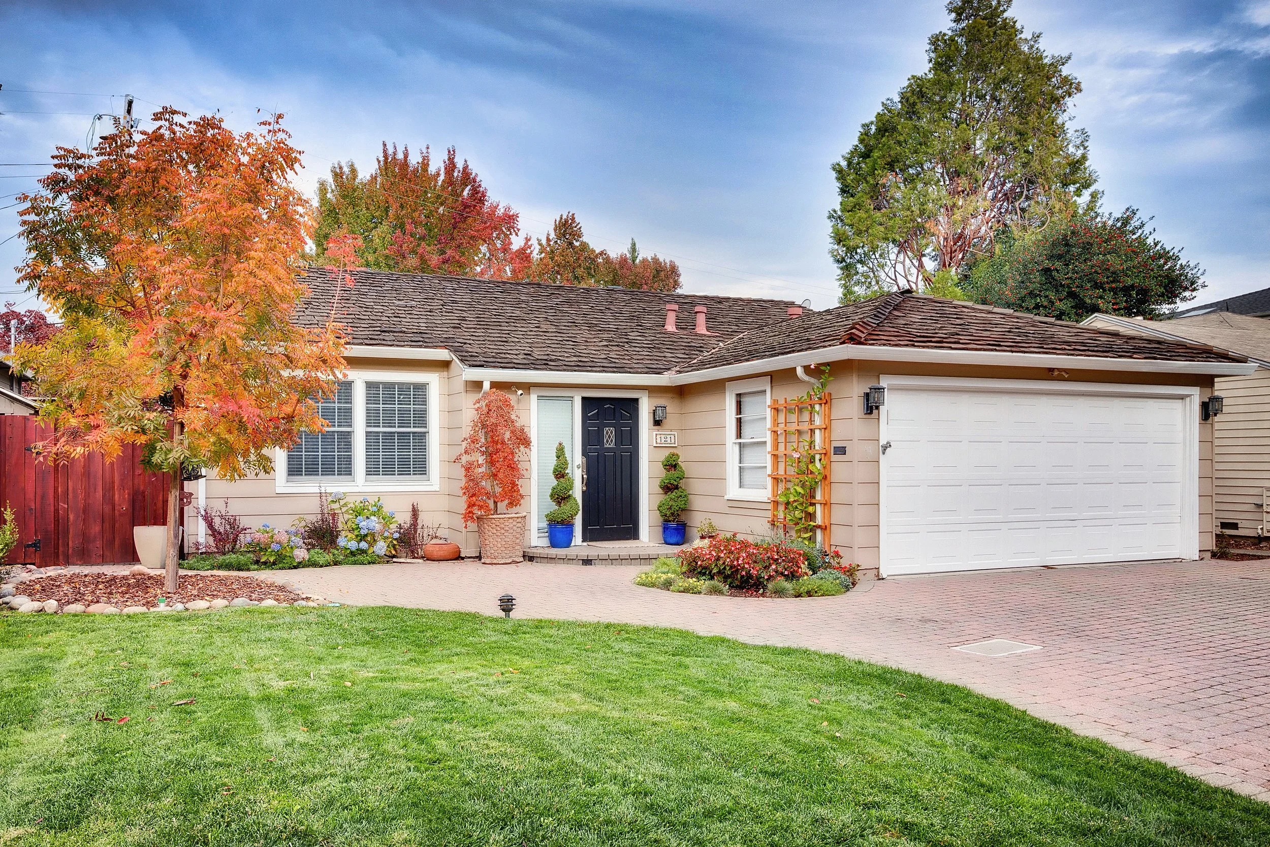 SOLD: 121 Bay Rd, Menlo Park Charming home in Suburban Park Offered at $2,099,000