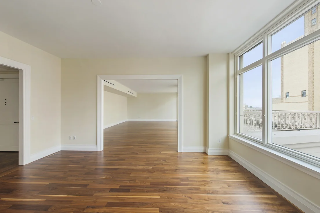 2150 Broadway PH6C__2_resize.jpg