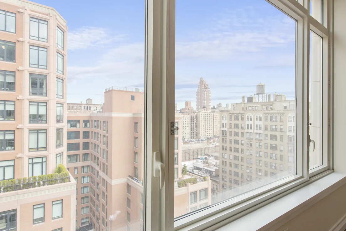 2150 Broadway PH6C__15_resize.jpg