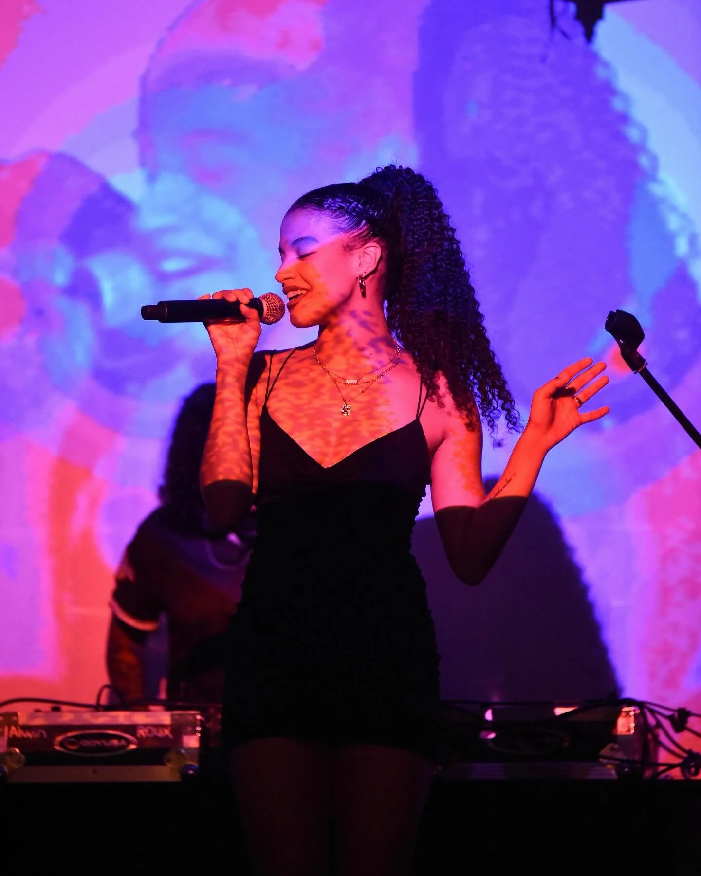 TwelveThirty is happy to welcome @naaaaluuuuu to the Fam!!
Born in Cape Town, South Africa, Nalu grew up in a culturally-rich family who nurtured self-expression through art. She is a singer, song-writer and musician whose sound encompasses a colle