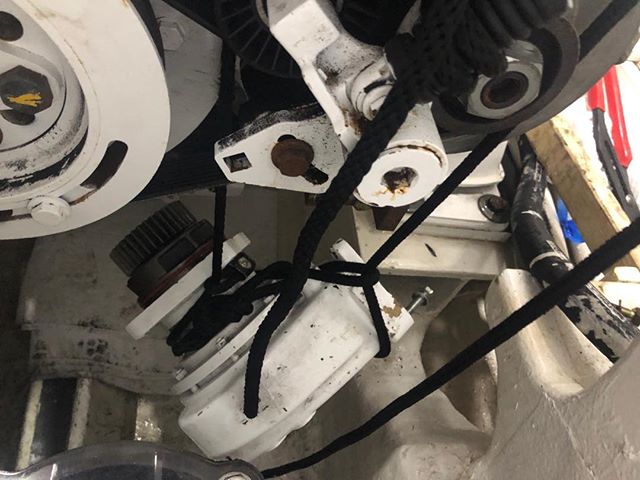 MMP AZIMUT Yachts replacement of sea water pumps in the MTU almost impossible Italian Engineers