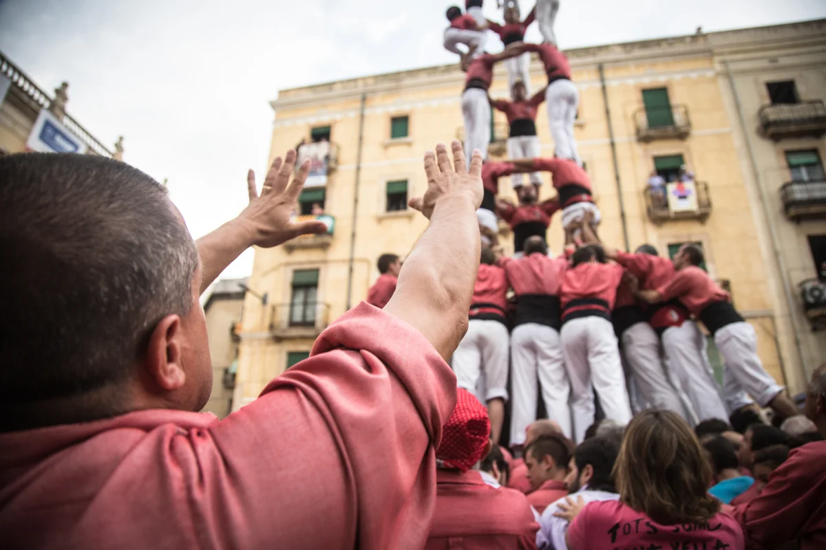 construyendo-el-castillo-castellers.jpg