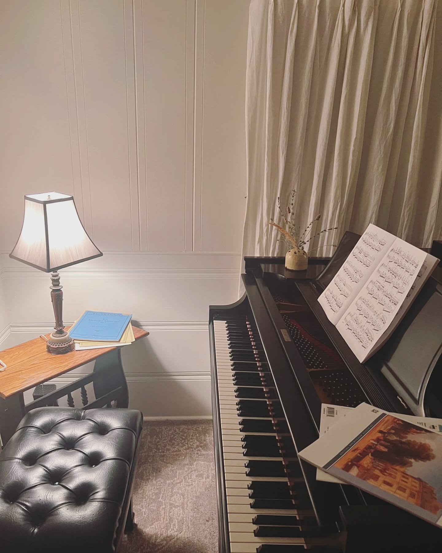 @thecrossedoaks new music making corner 🎹🖤