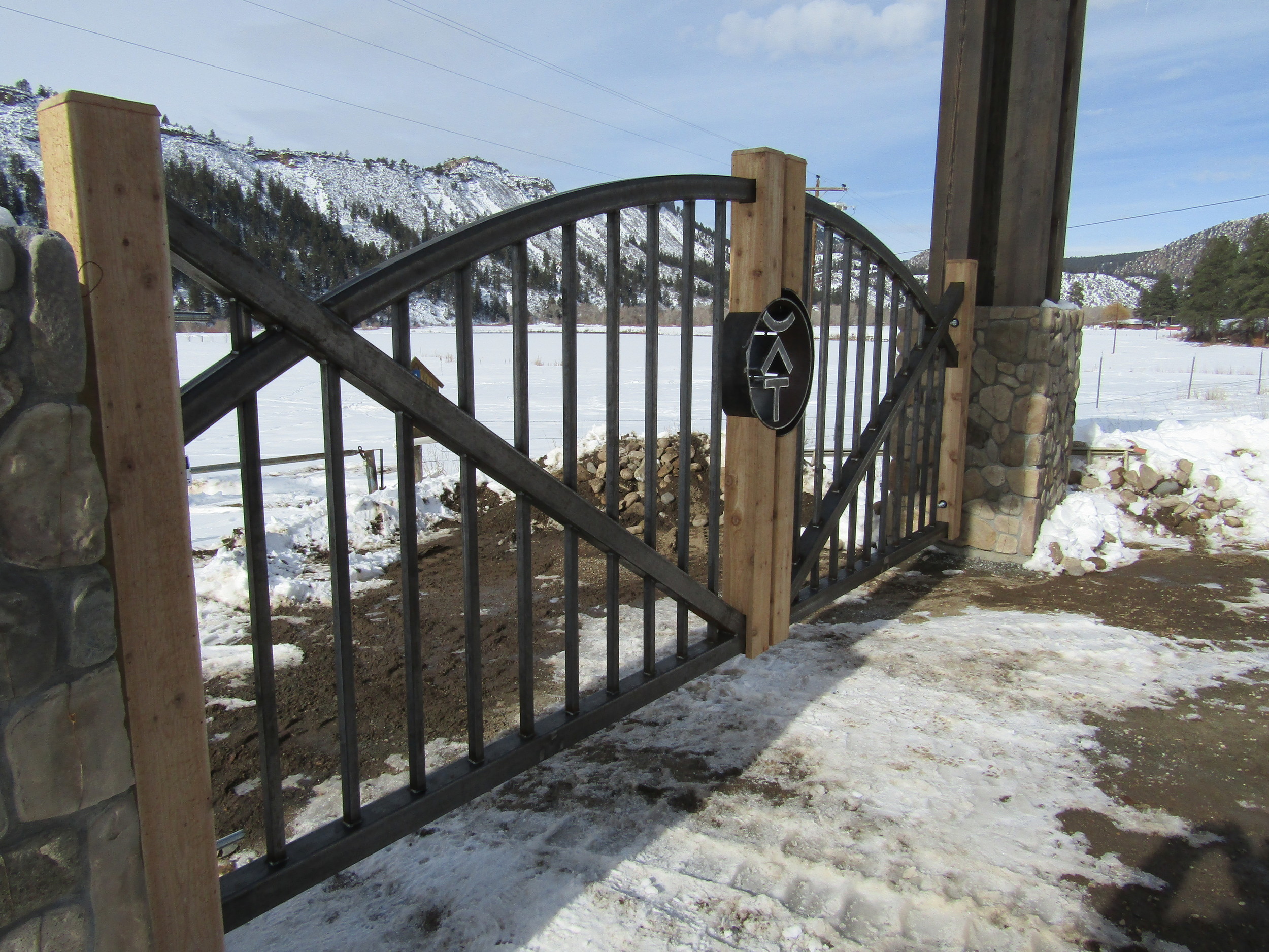 hale gate 2 011.JPG