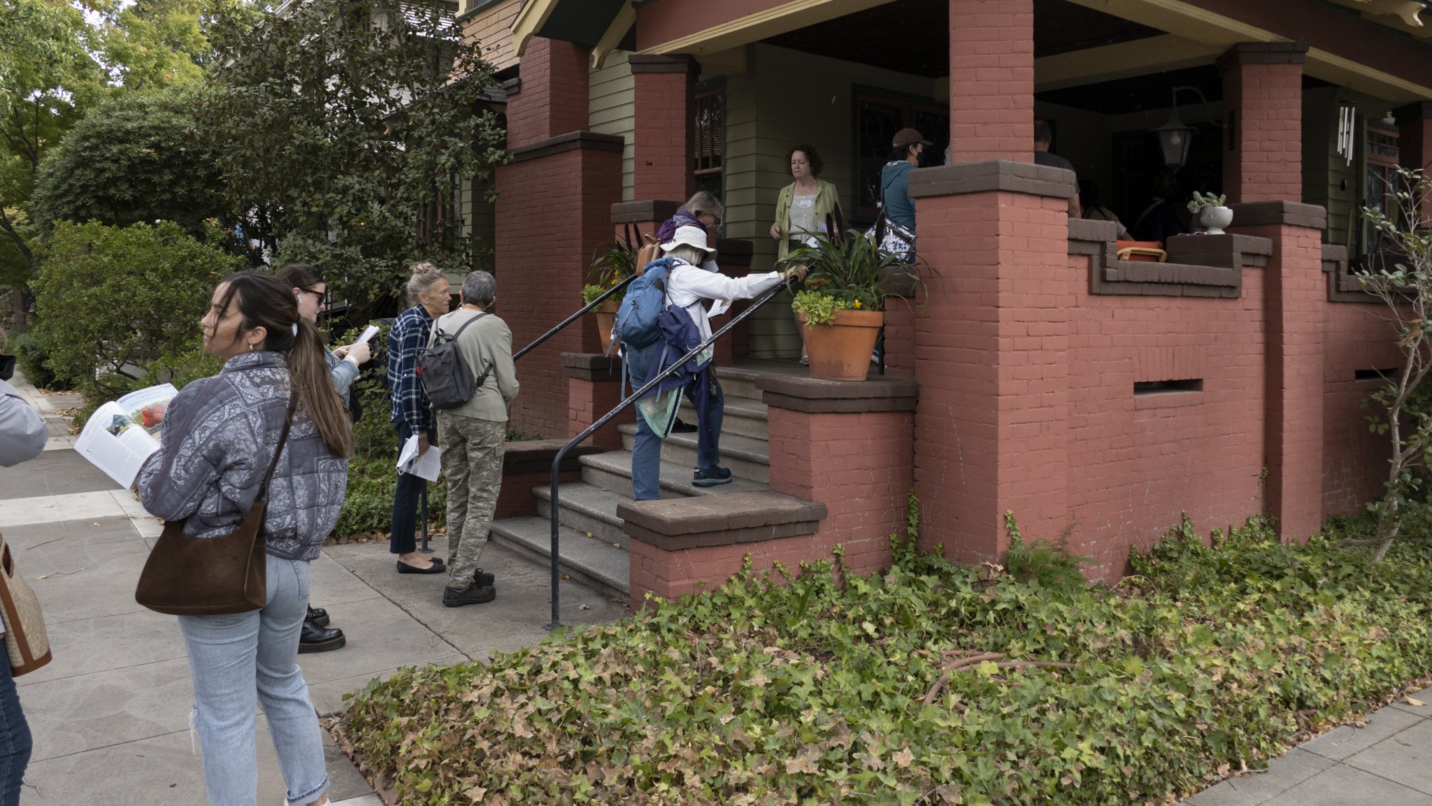 2022 Home Tour - People Lined Up Outside of Remick House.jpg