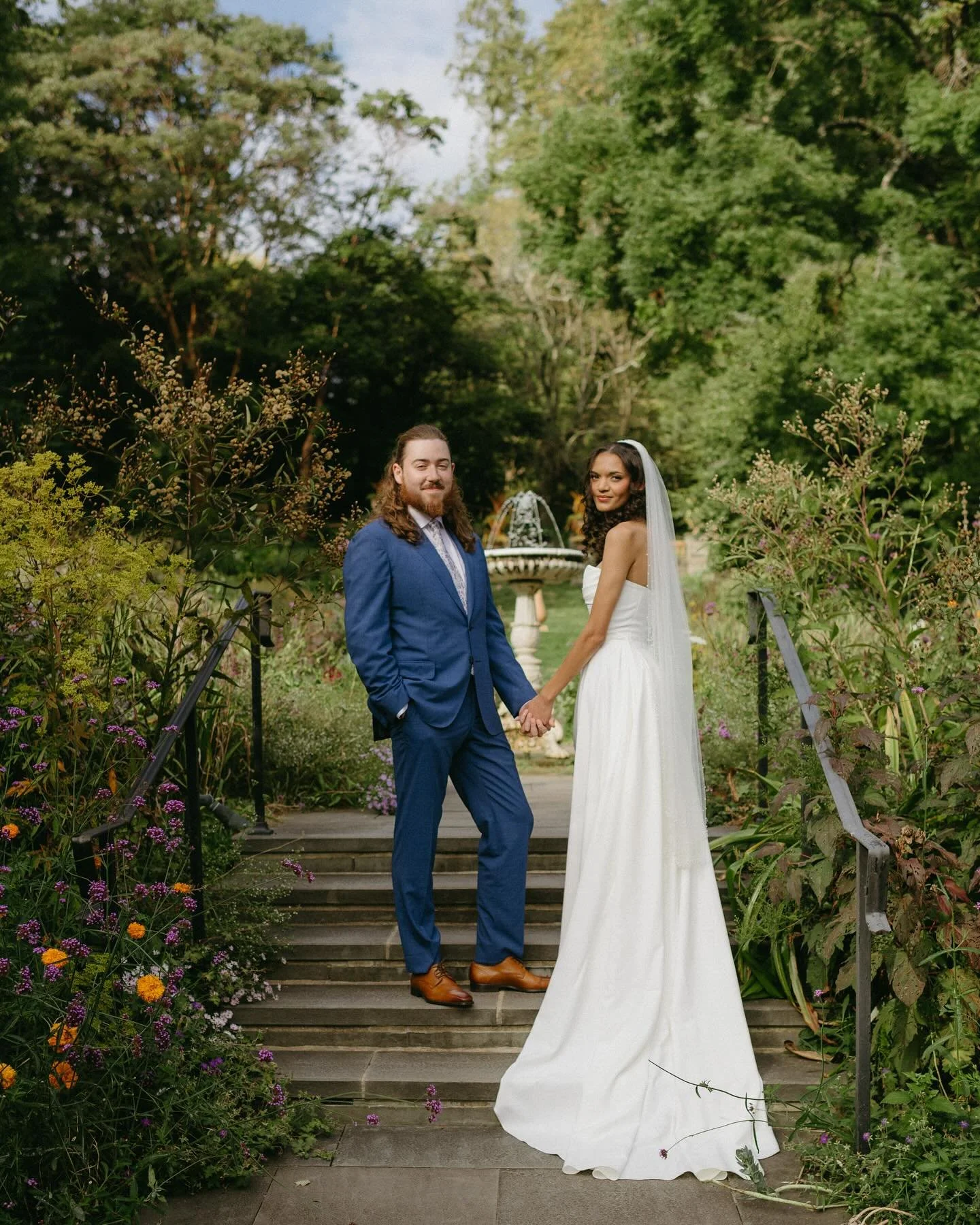 recapping this memorable evening that consisted of absolutely gorgeous greenery, dancing until 11pm, and an ambulance en route to the er 🫣💌

~
venue: @morrisarboretumweddings 
photog: @sincerelydjphoto 
catering: @seedlingandsage 
dj: @robinette.jo