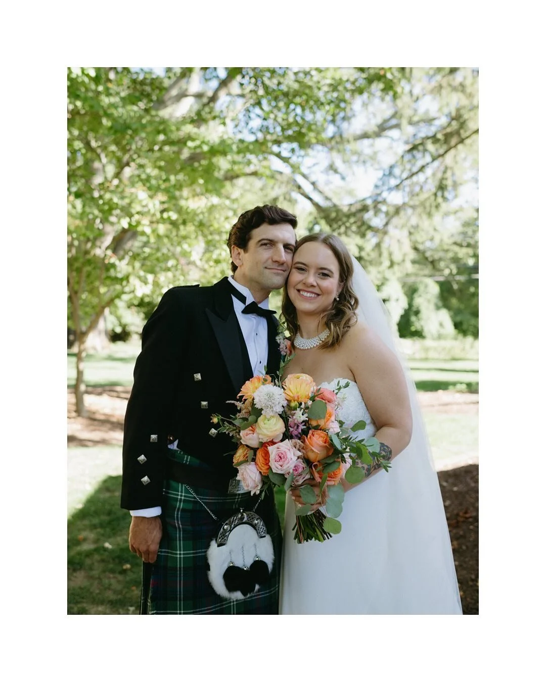 day weddings are so underrated if you ask me 🤭

venue: @baskingridgecc_events 
photog: @sincerelydjphoto 
florals: @grays.florist 
cake: @sweetpassioncakery 
mua: @hairbycarlybonner 
suit: @thepiperscove 
dj: @ambientdjs 
rings: @fitzgeraldjewelry 
