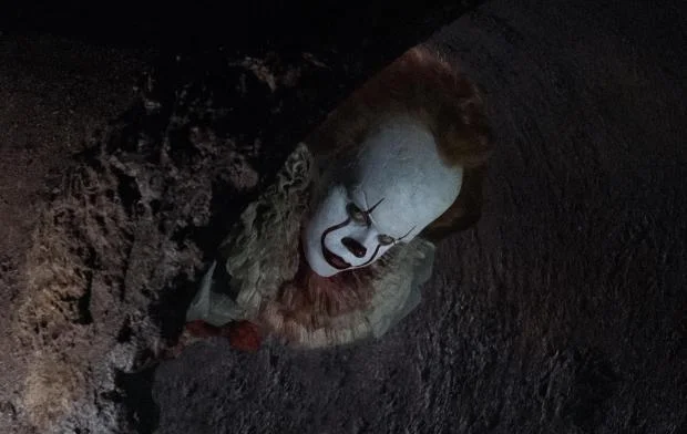 it-bill-skarsgaard-pennywise.jpg