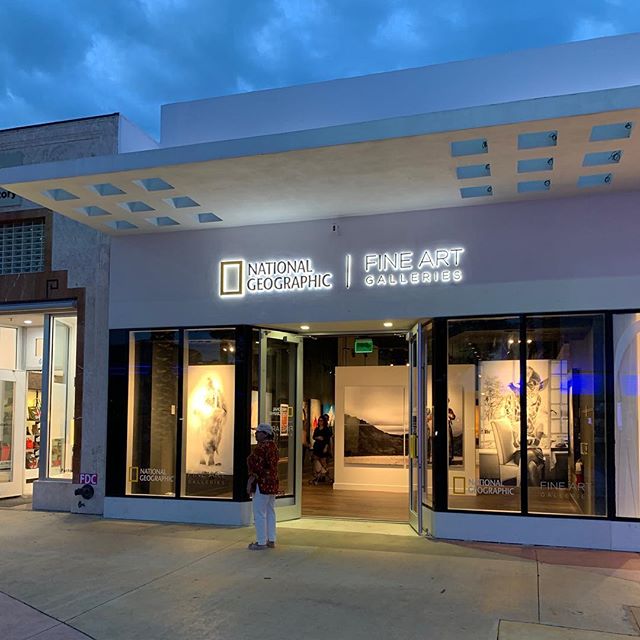 Miami Beach gallery opens! A welcoming vibrant addition to Lincoln Road. Congratulations #natgeofineart !

#retaildesign #fineartphotography