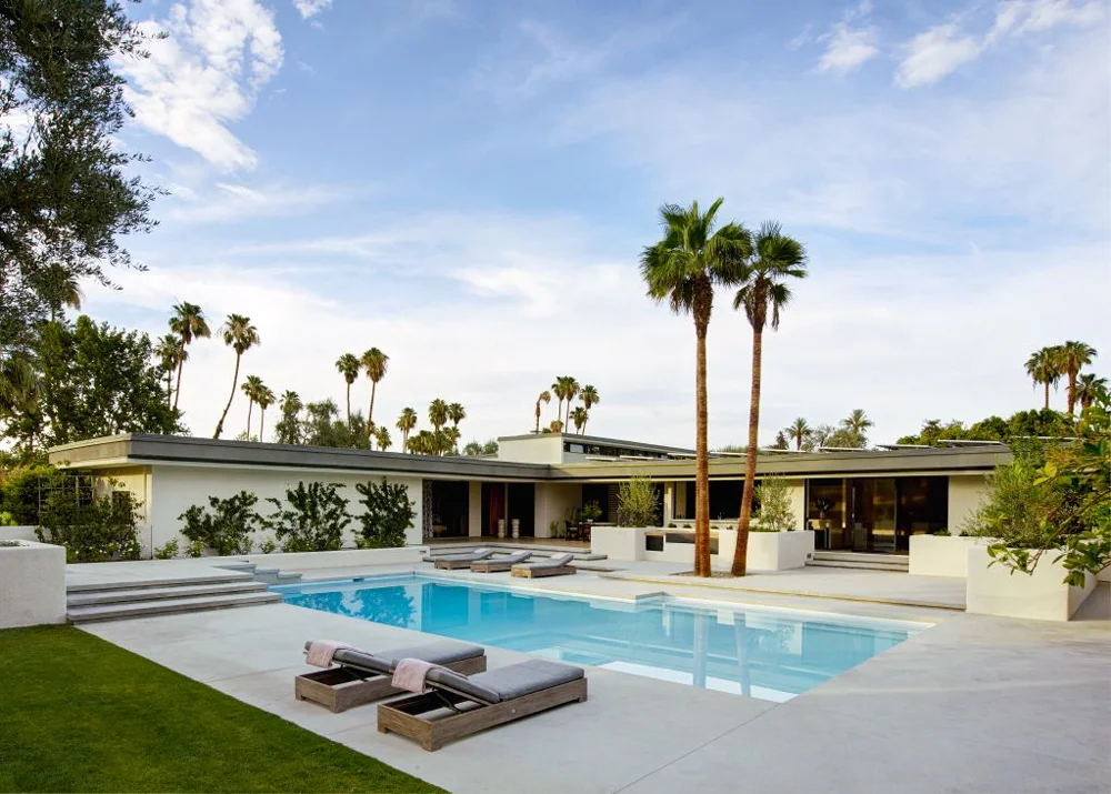 Betty6_POol_1000.jpg