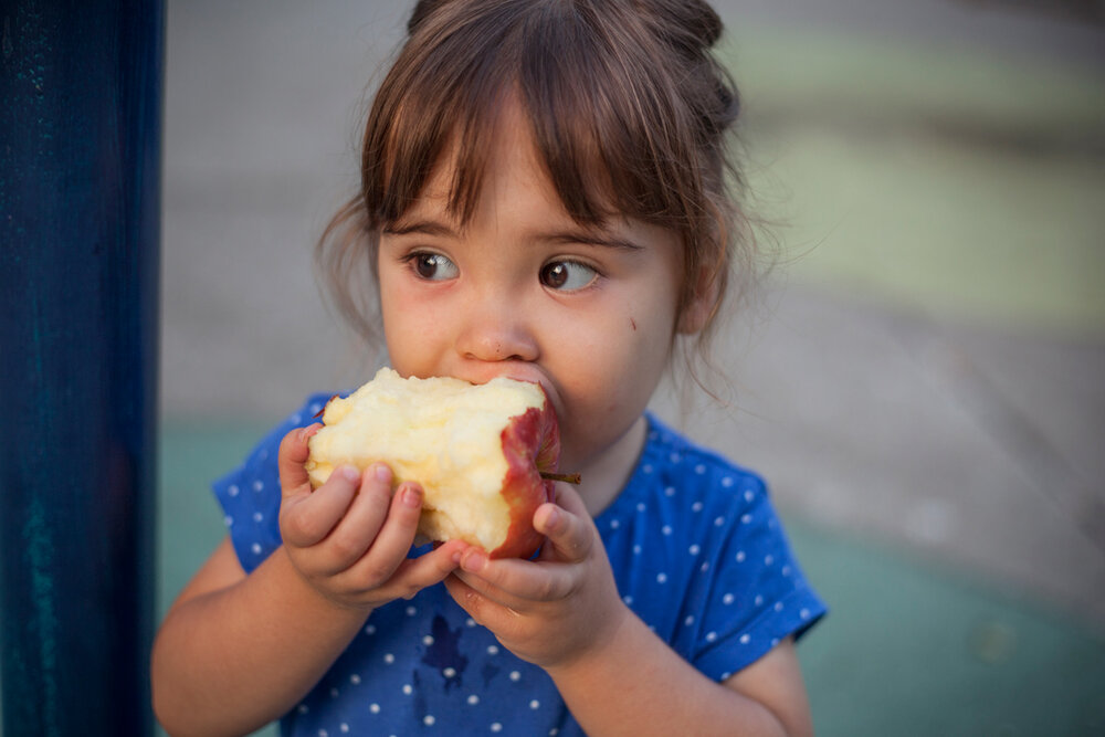 little-girl-with-apple_1200x800.jpg