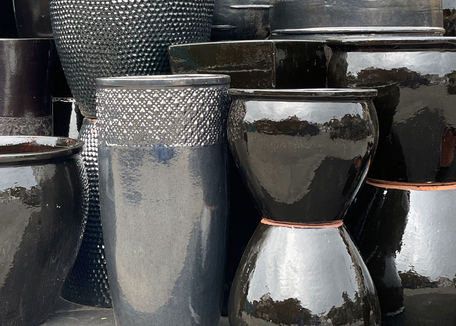 black-and-silver-outdoor-plant-pots.jpg