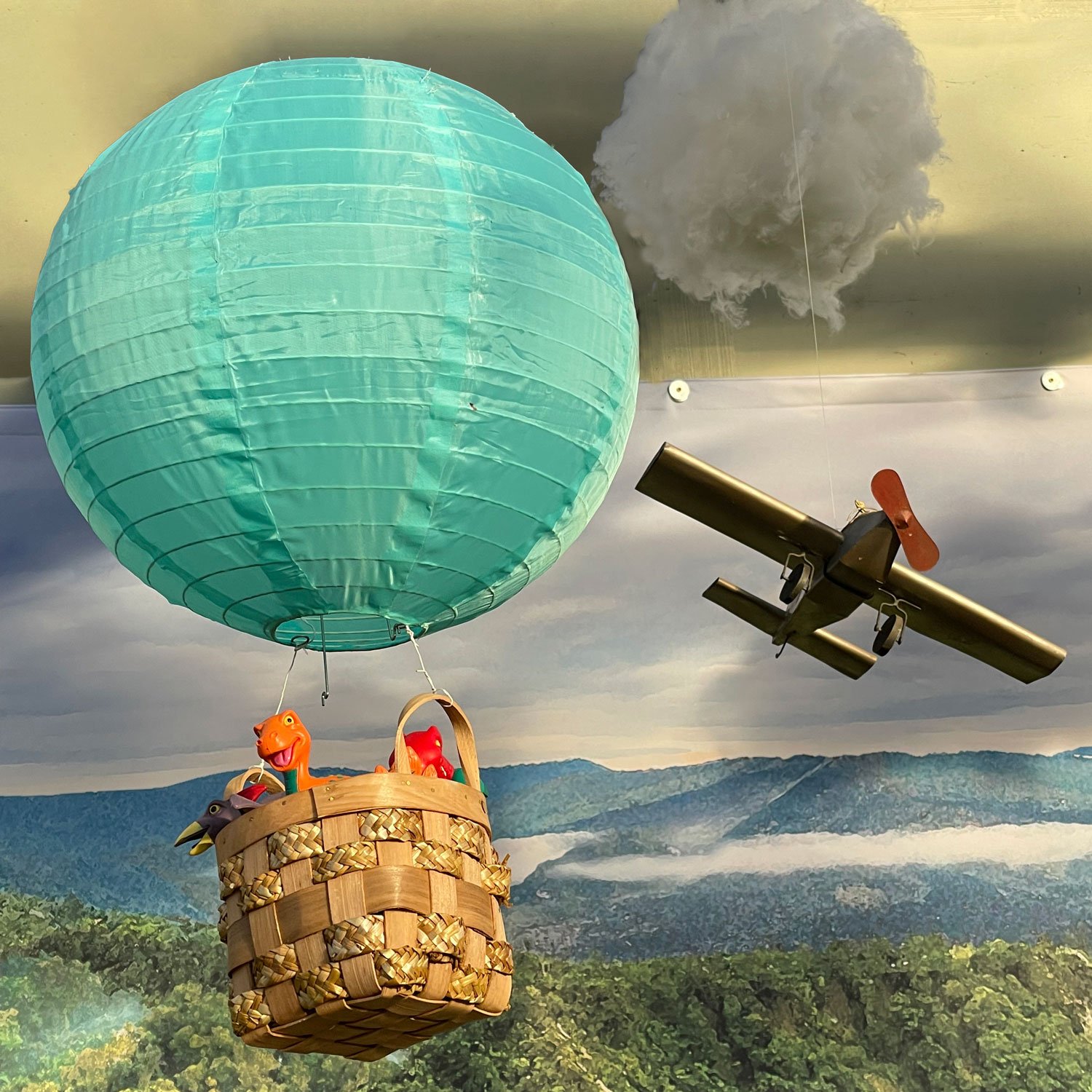 Hot-air-balloon-with-dinosaurs.jpg
