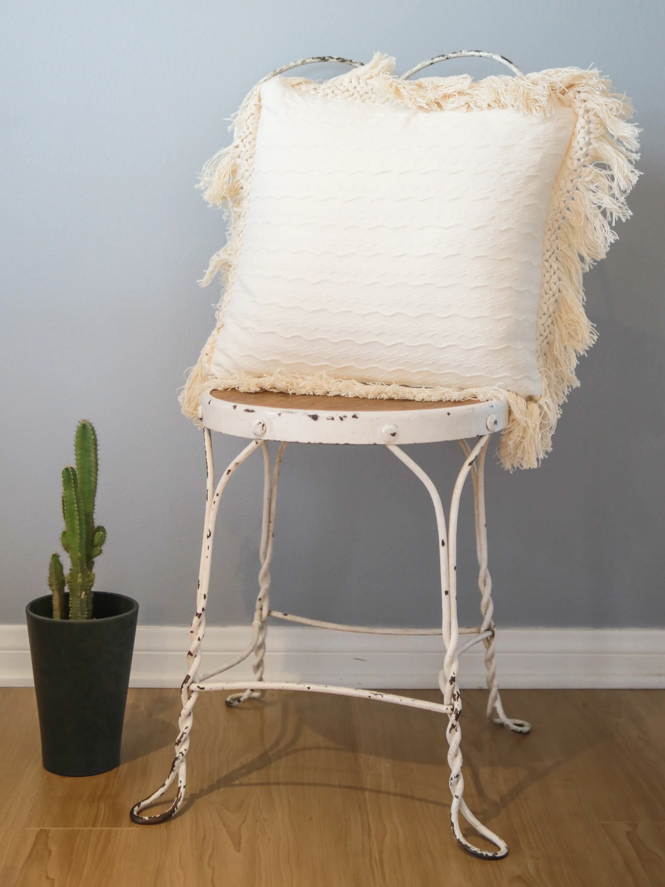 KNIT PILLOW - IVORY