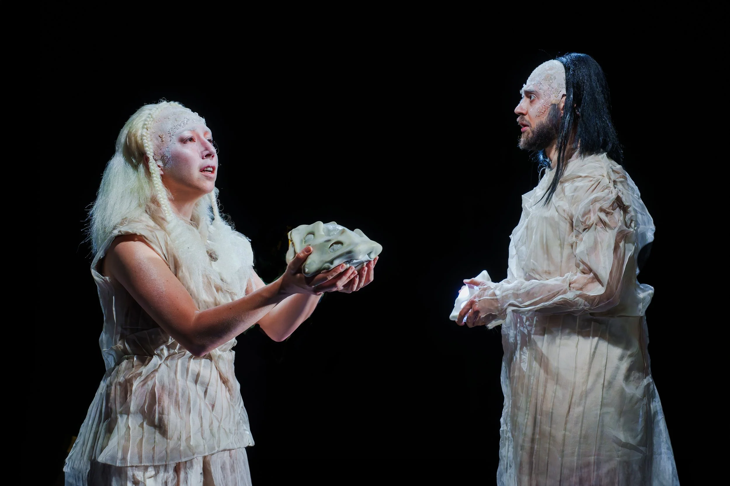  Mignon (2024) Theater Basel Directed by Tilman aus dem Siepen, design by Elena Scheicher Photo by Ingo Hoehn 