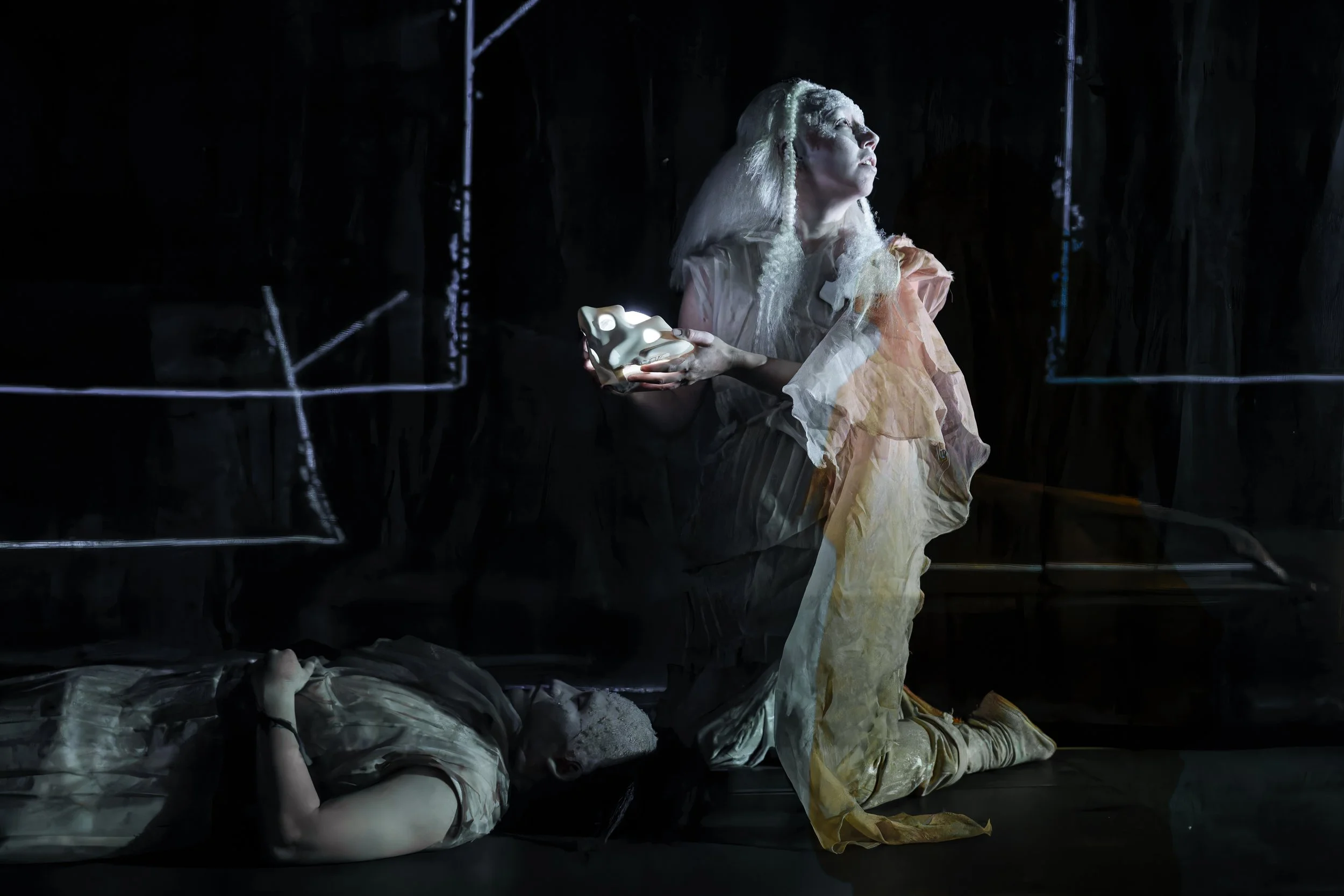  Mignon (2024) Theater Basel Directed by Tilman aus dem Siepen, design by Elena Scheicher Photo by Ingo Hoehn 