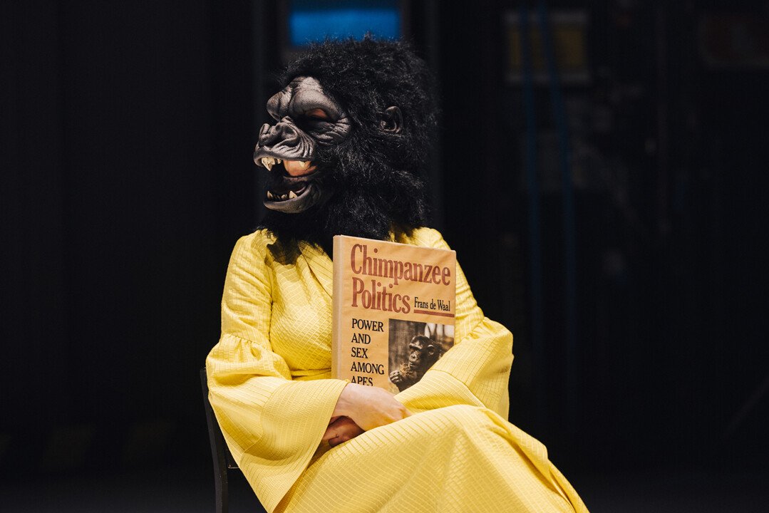  Salon Strozzi (2024) Staatstheater Wiesbaden Directed by Maëlle Dequiedt, design by Solène Fourt-Meiche Photo by Eike Walkenhorst 