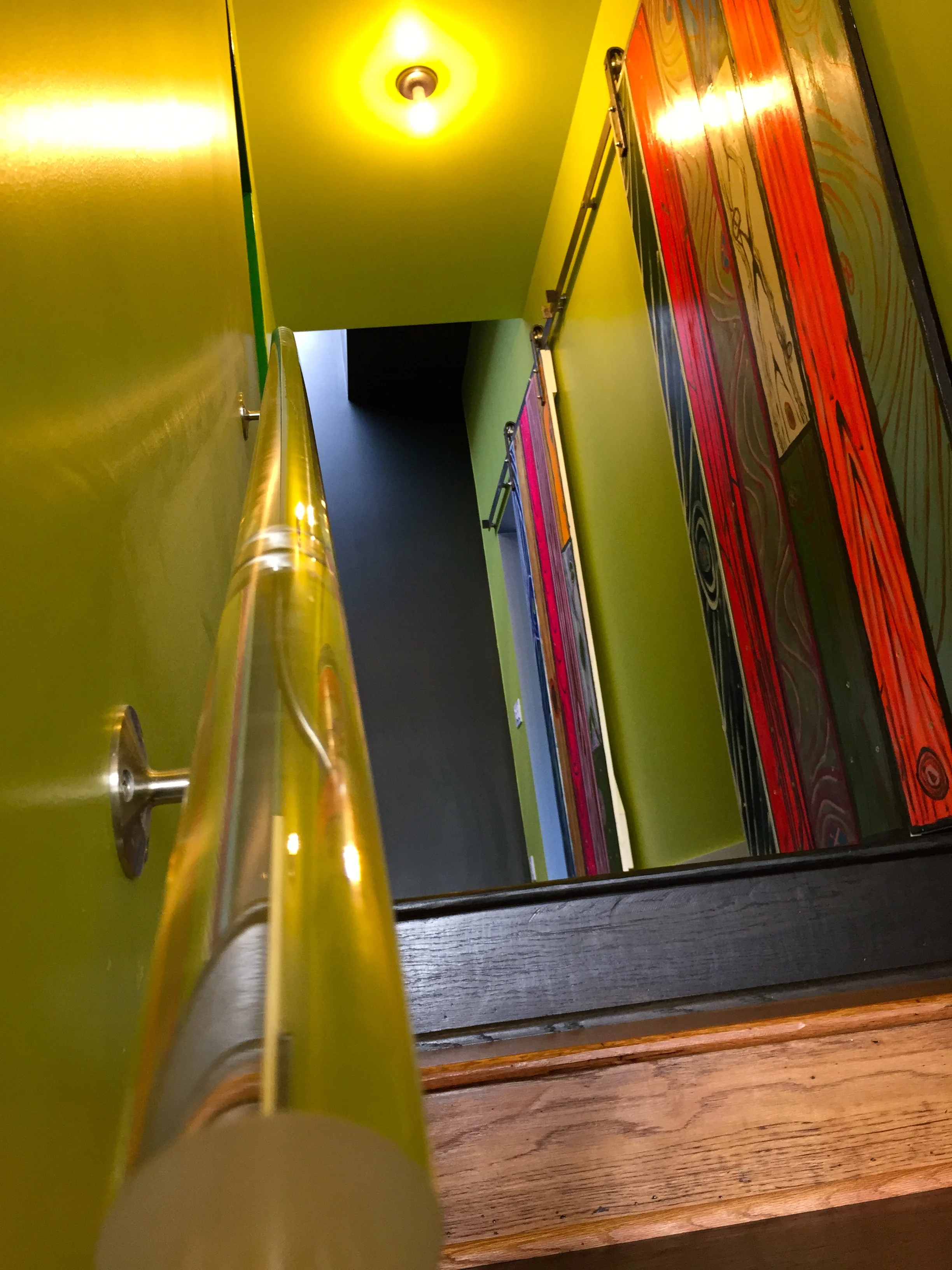 BENECIA - Hallway - Plexi Banister - Detail