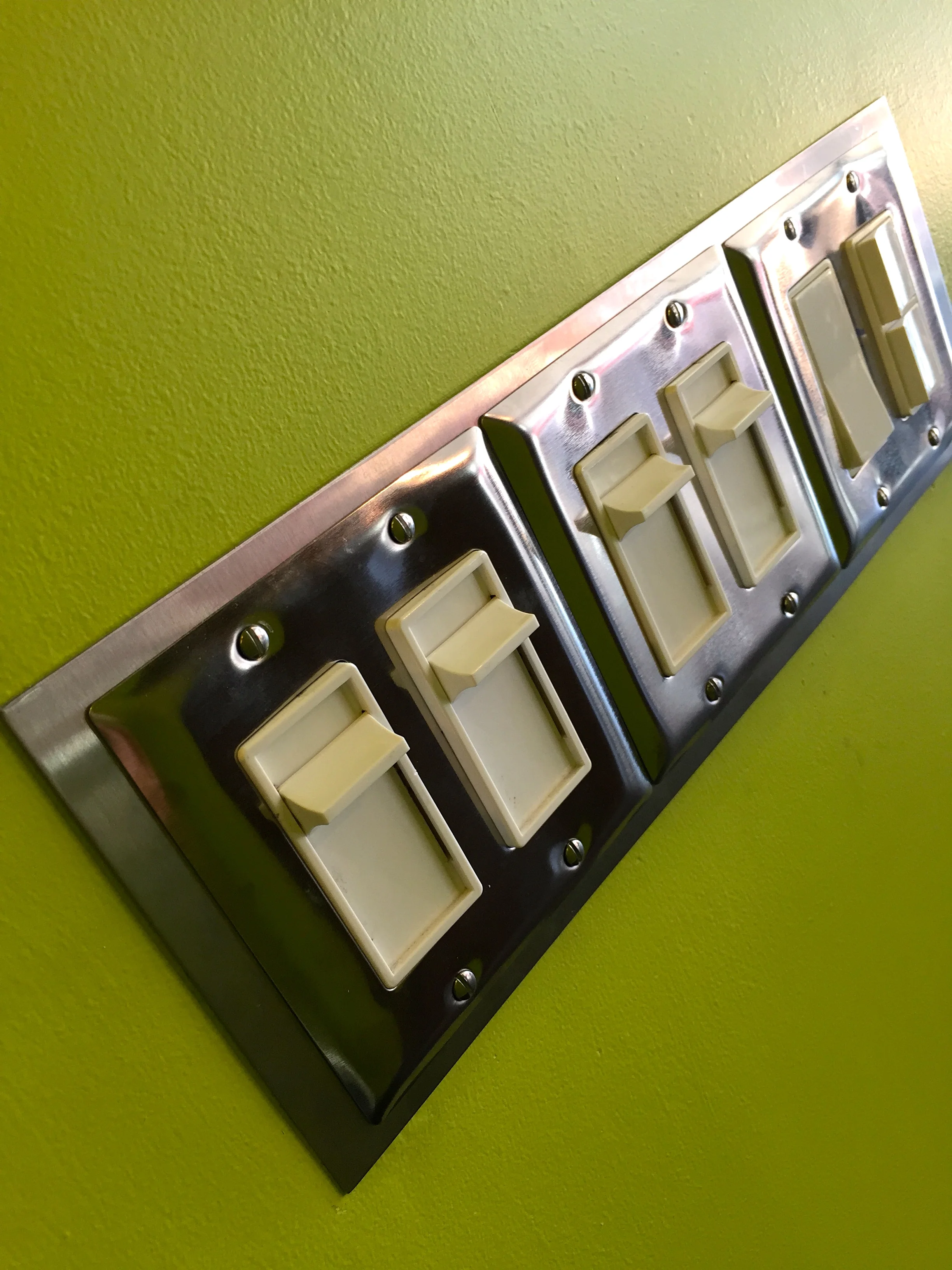 BENECIA - Hallway - Detail