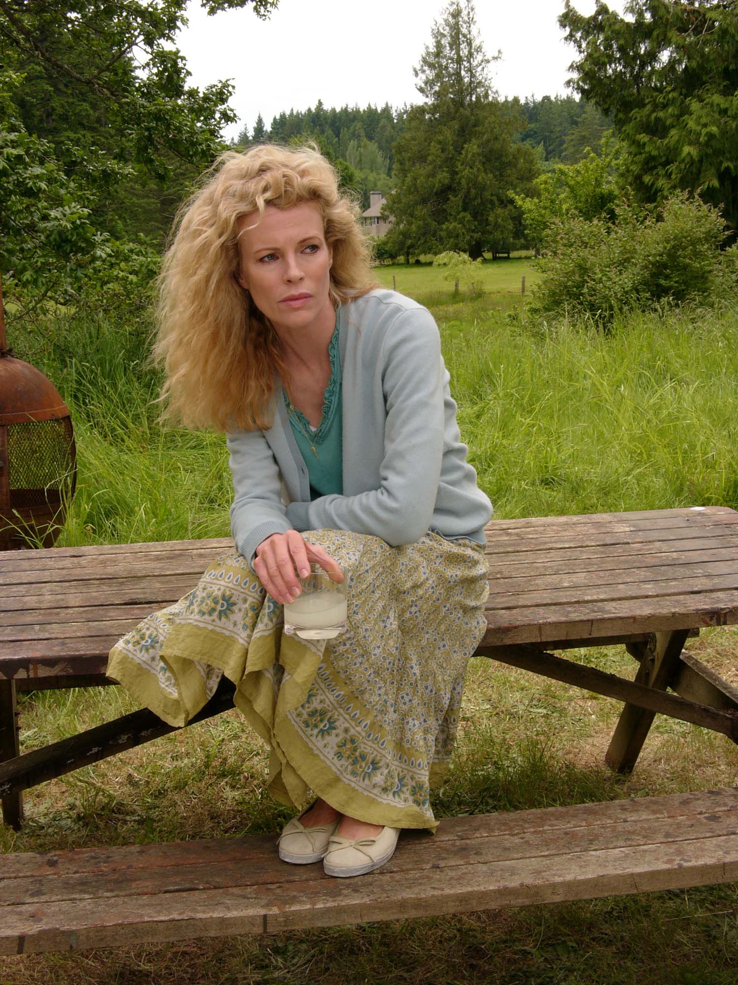 THE MERMAID CHAIR - Kim Basinger