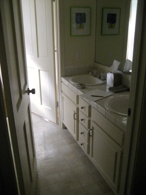 BEFORE - Upper Guest Bath