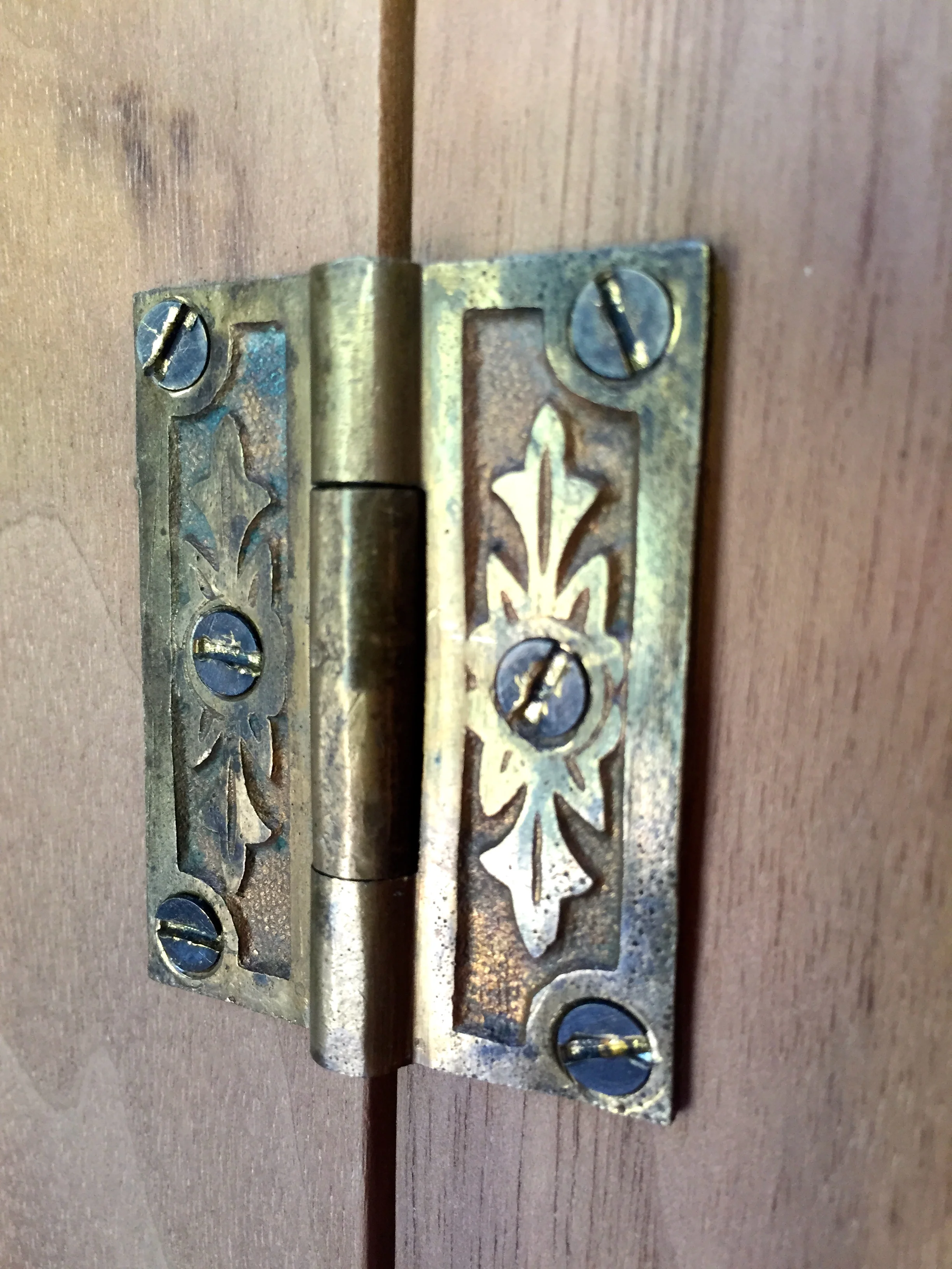 CUSTOM VANITY - vintage hinge detail