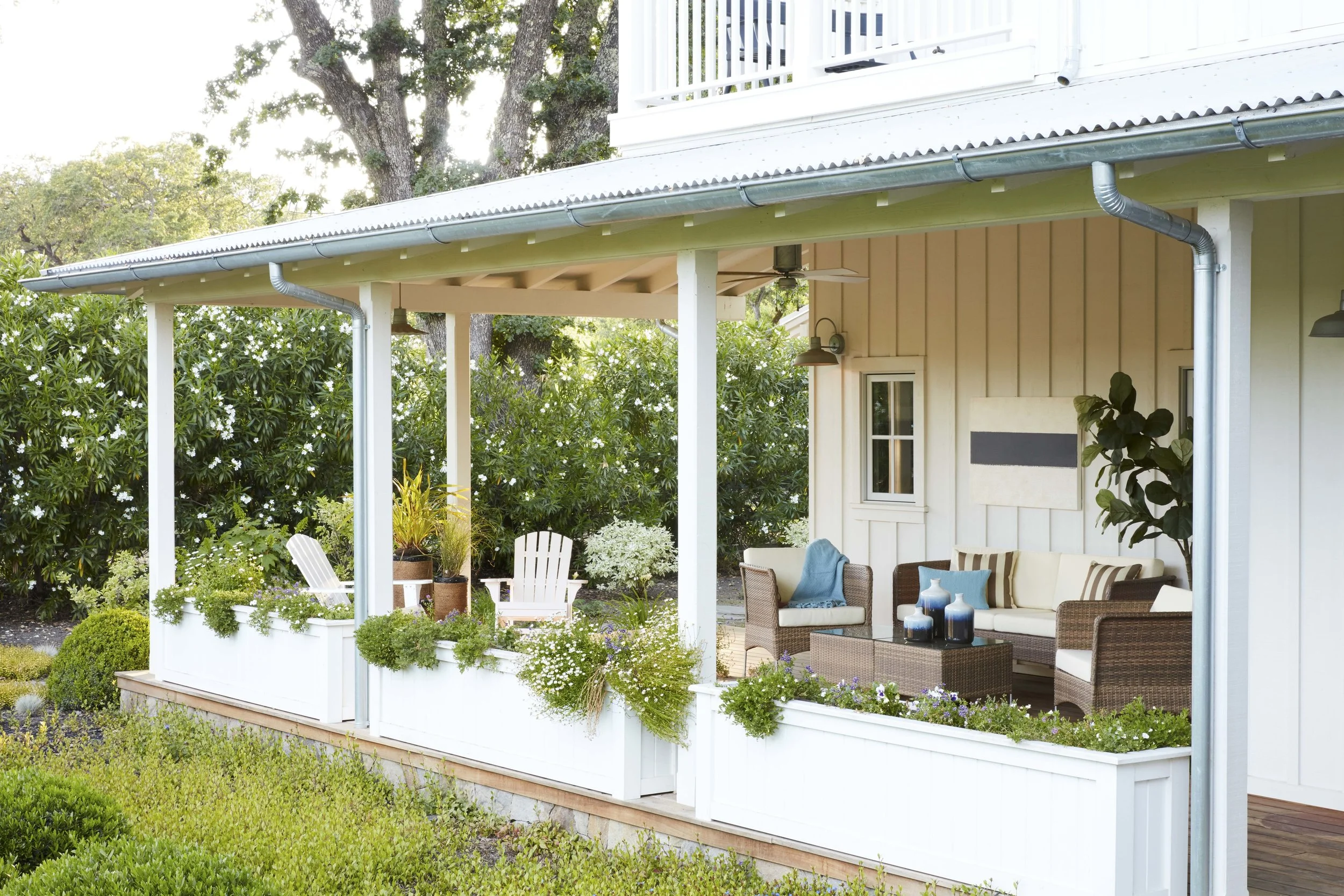 16_Summer_GA_Front_Porch_054.jpg