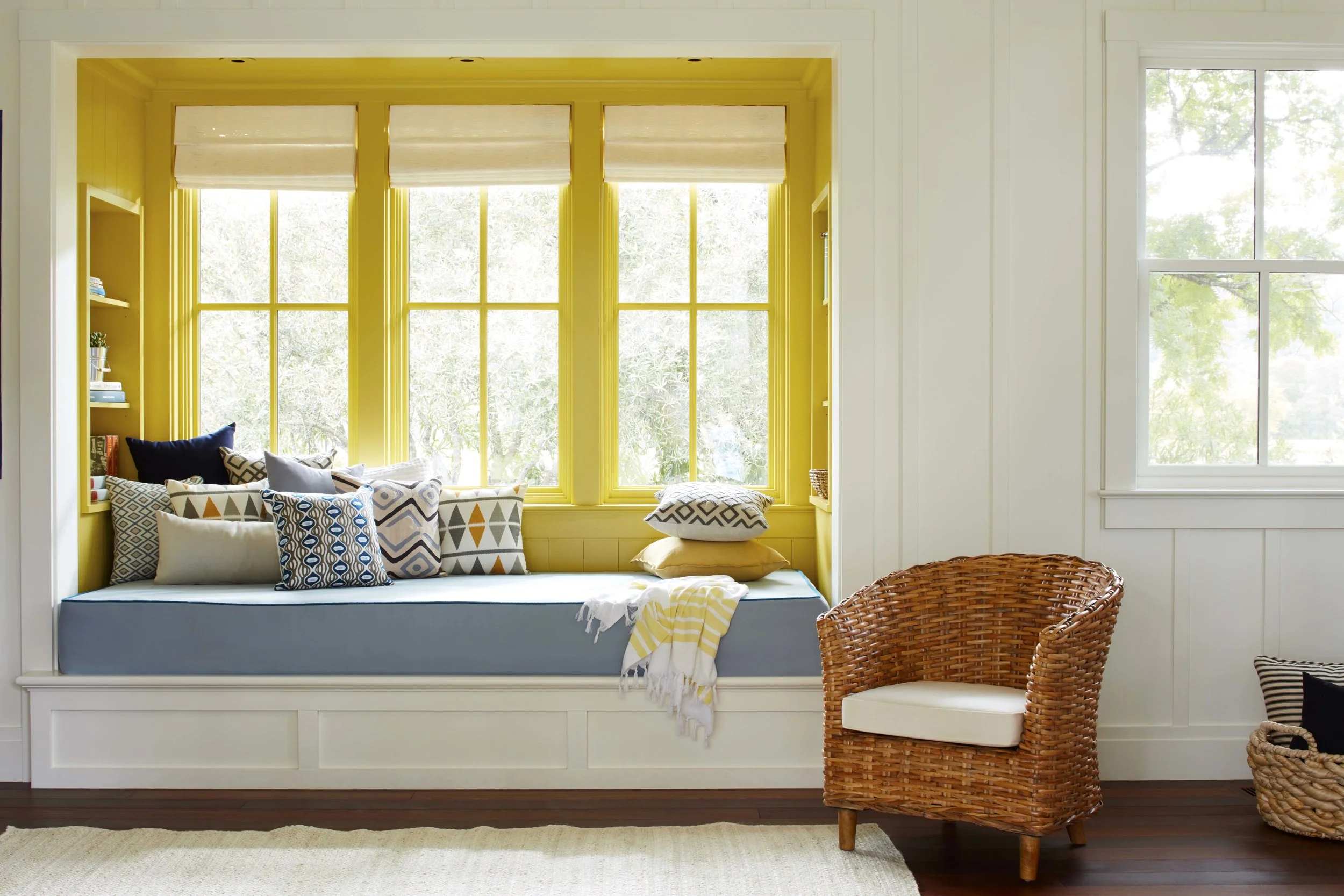 16_Summer_UBH_Pillow_Bench_459.jpg