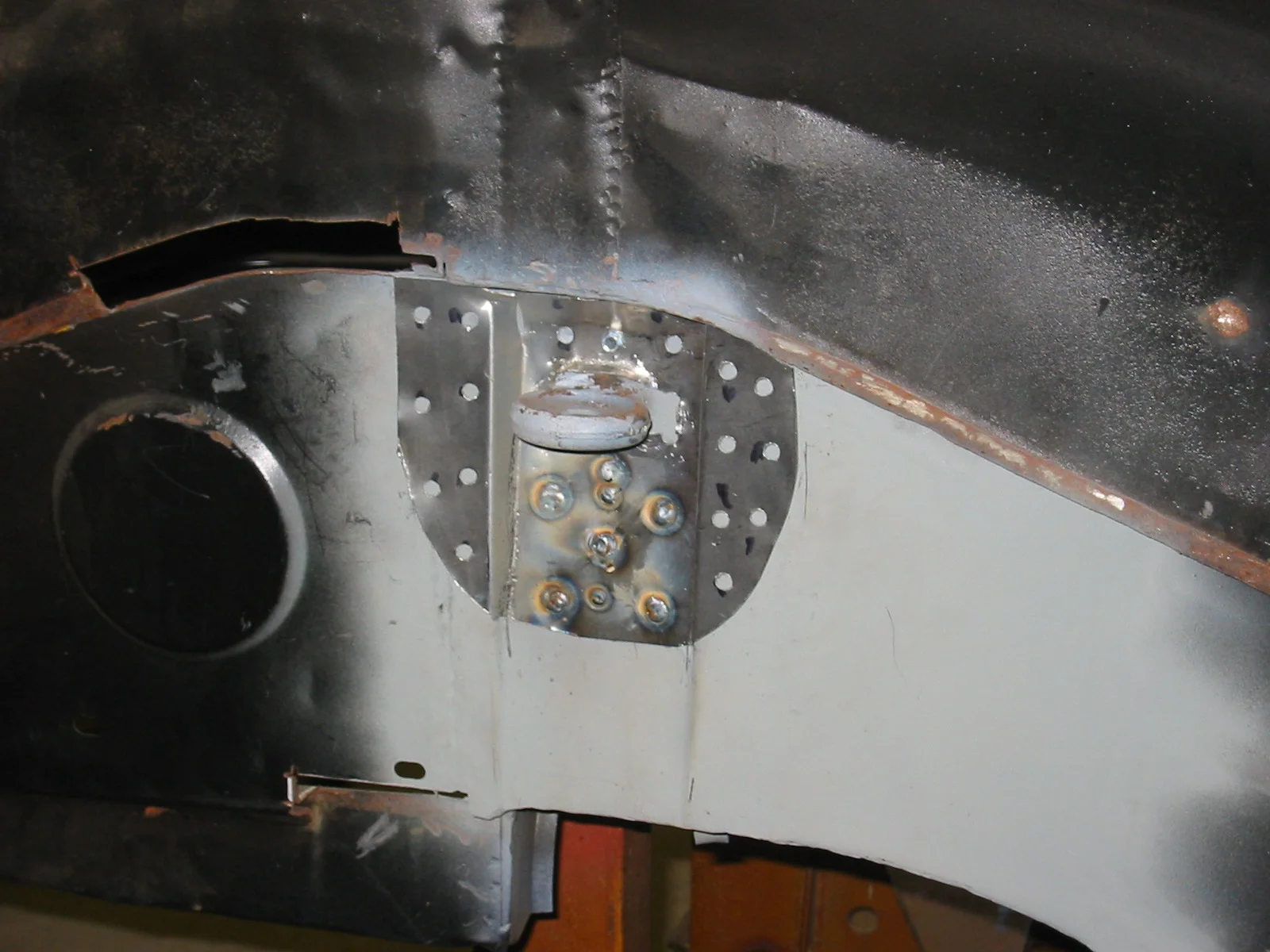 20120522 Rear right shock mount rebuild.JPG