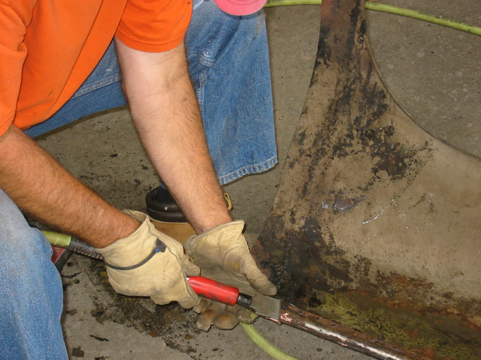 20120731 Scraping inner fender.JPG