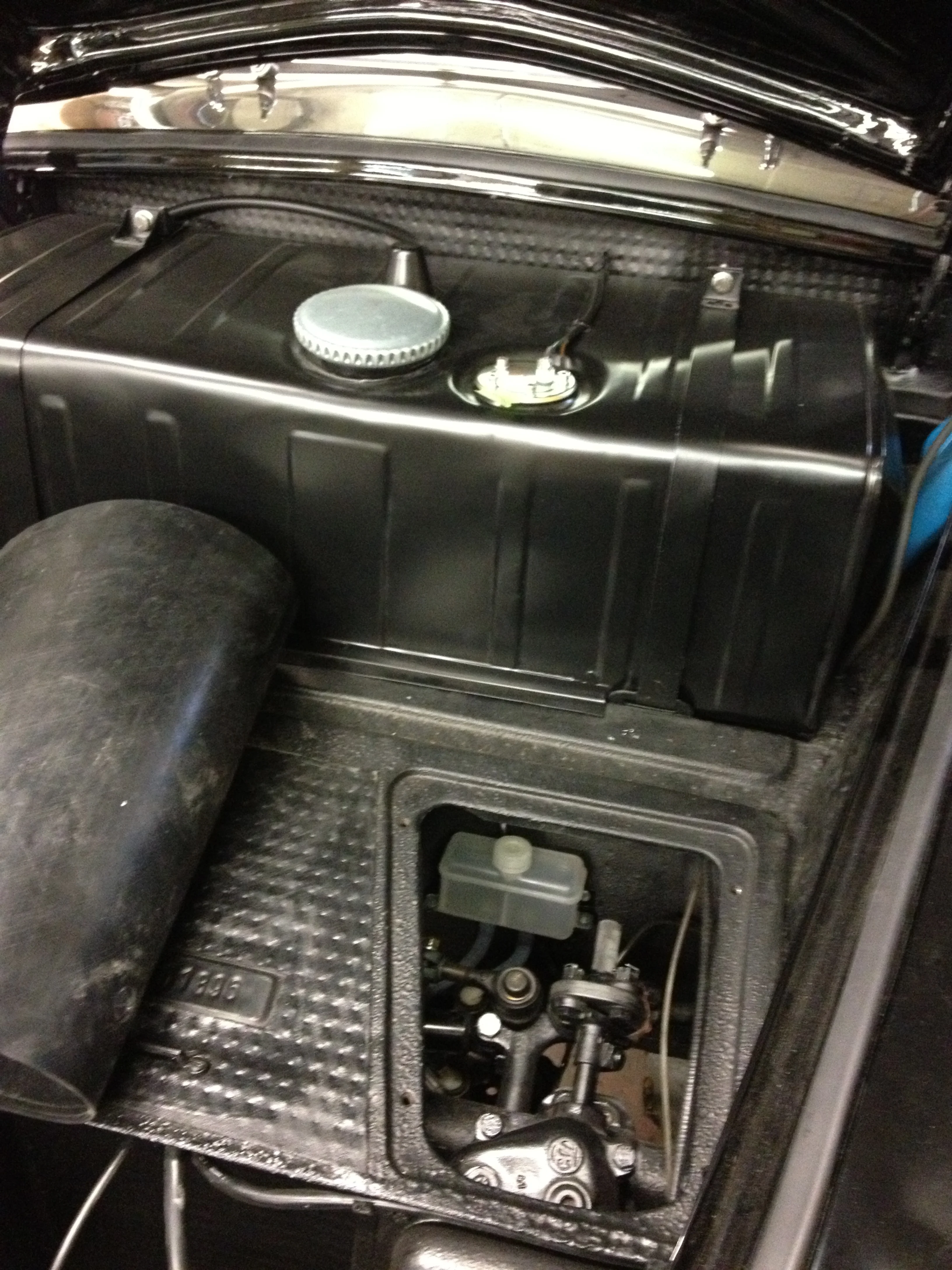 20140217 Gas Tank, Brake Resevoir, & Steering Box.JPG