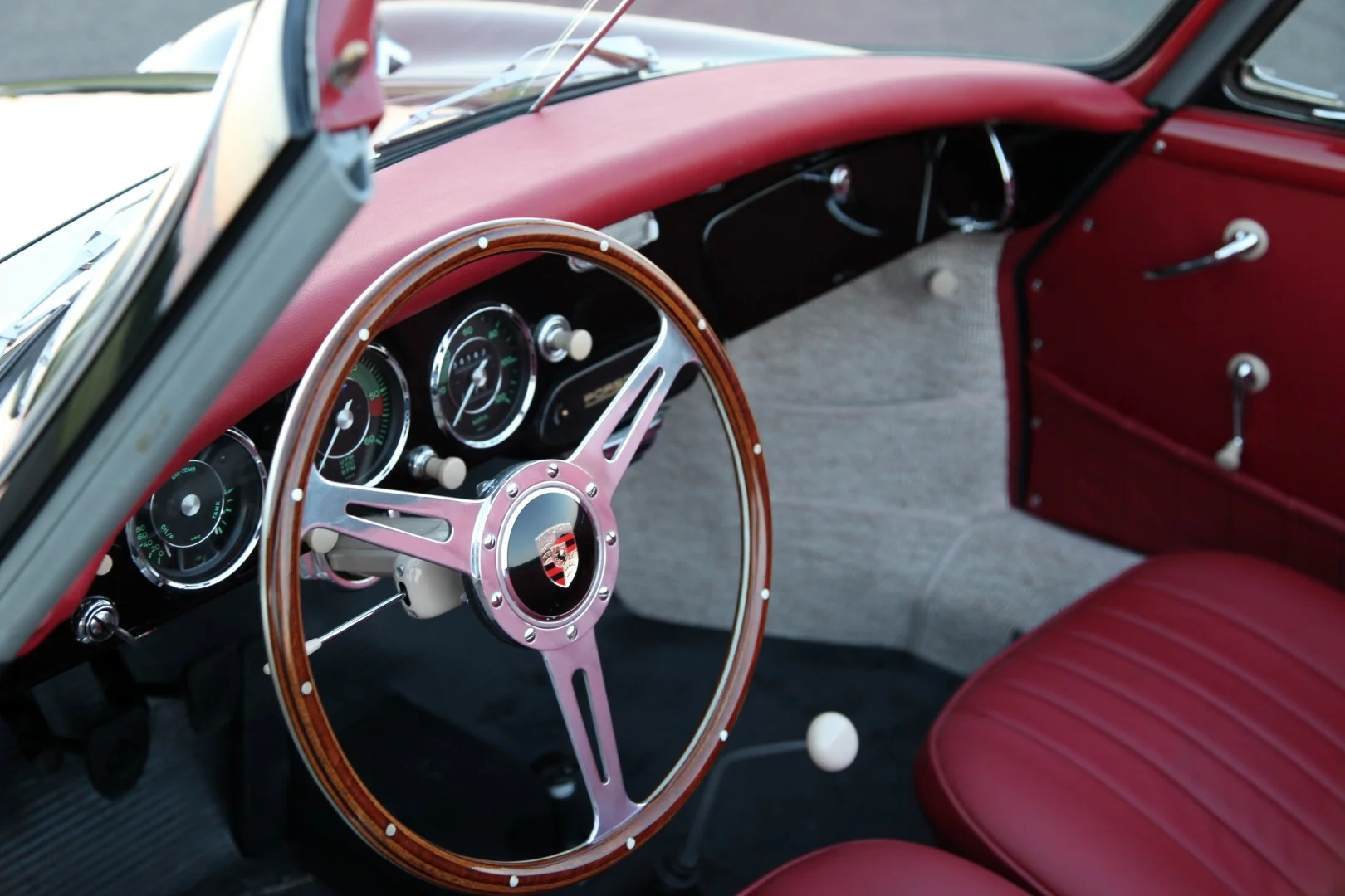 Interior 2.JPG