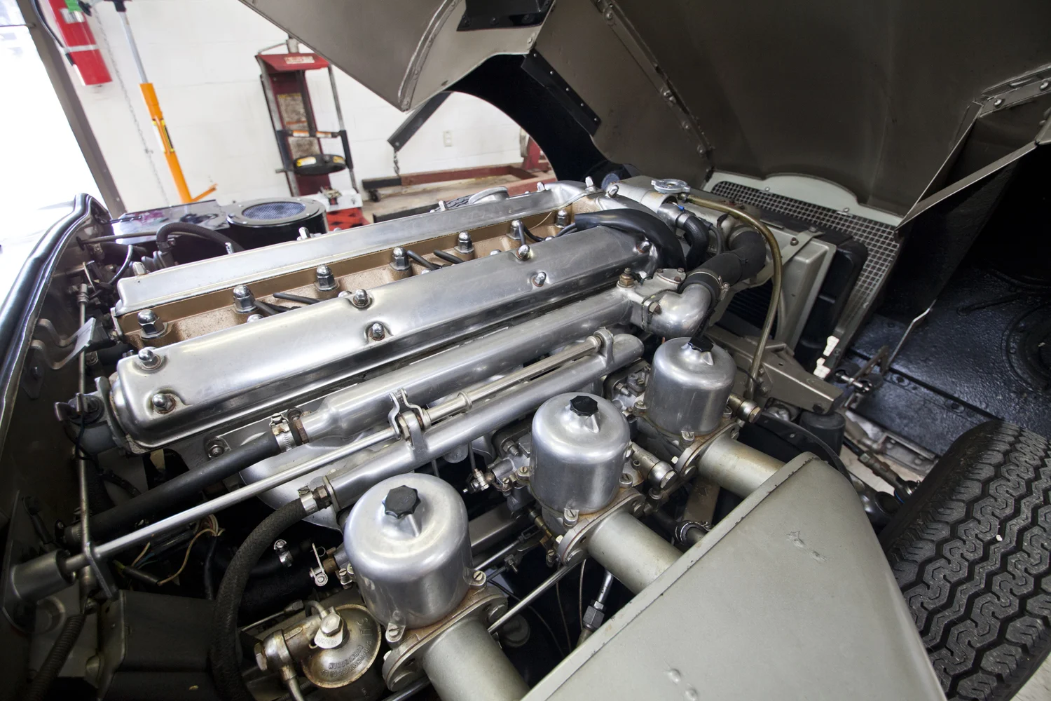 In the Garage - EMW Service Shop