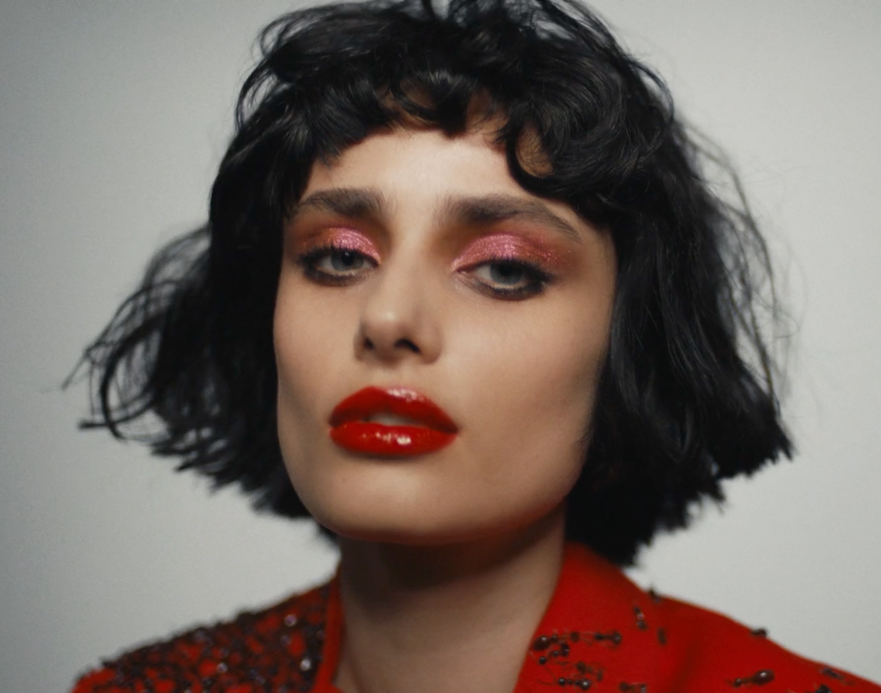 VOGUE ARABIA x TAYLOR HILL